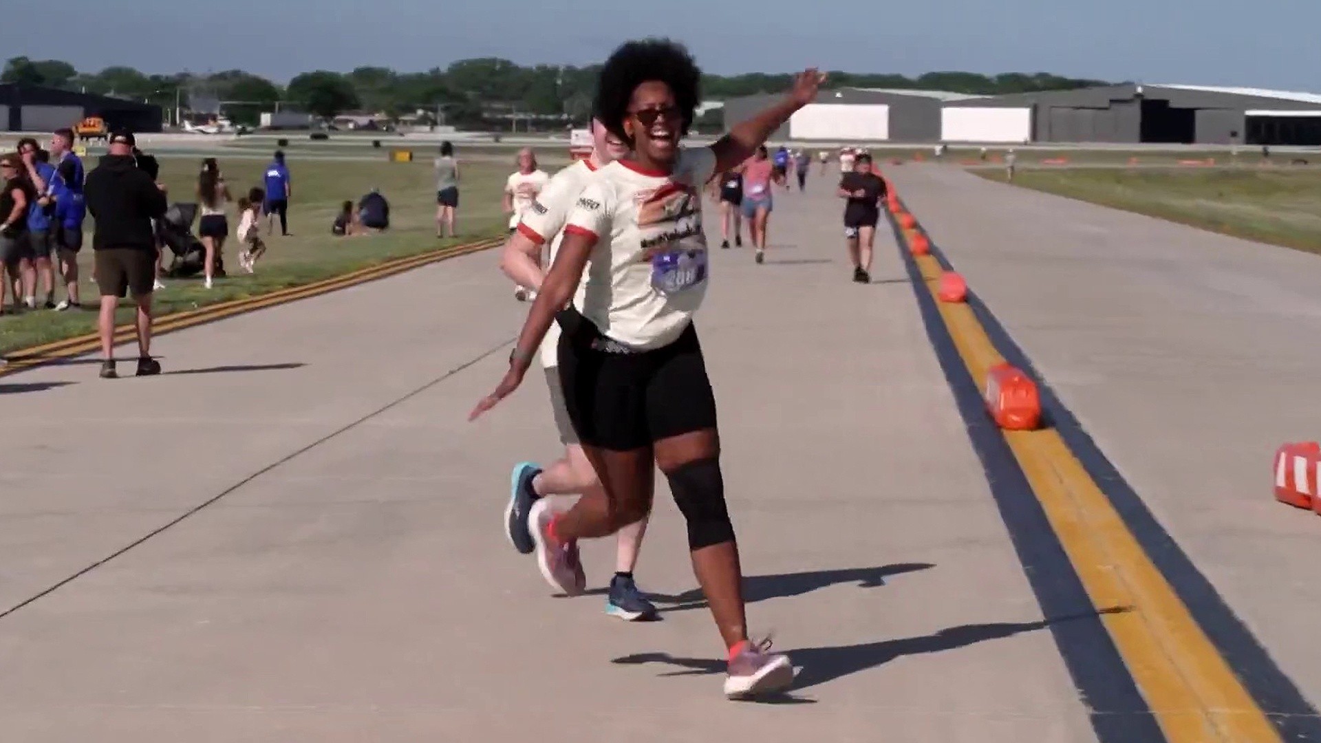 Why More Airports Are Letting Runners Take to the Tarmac