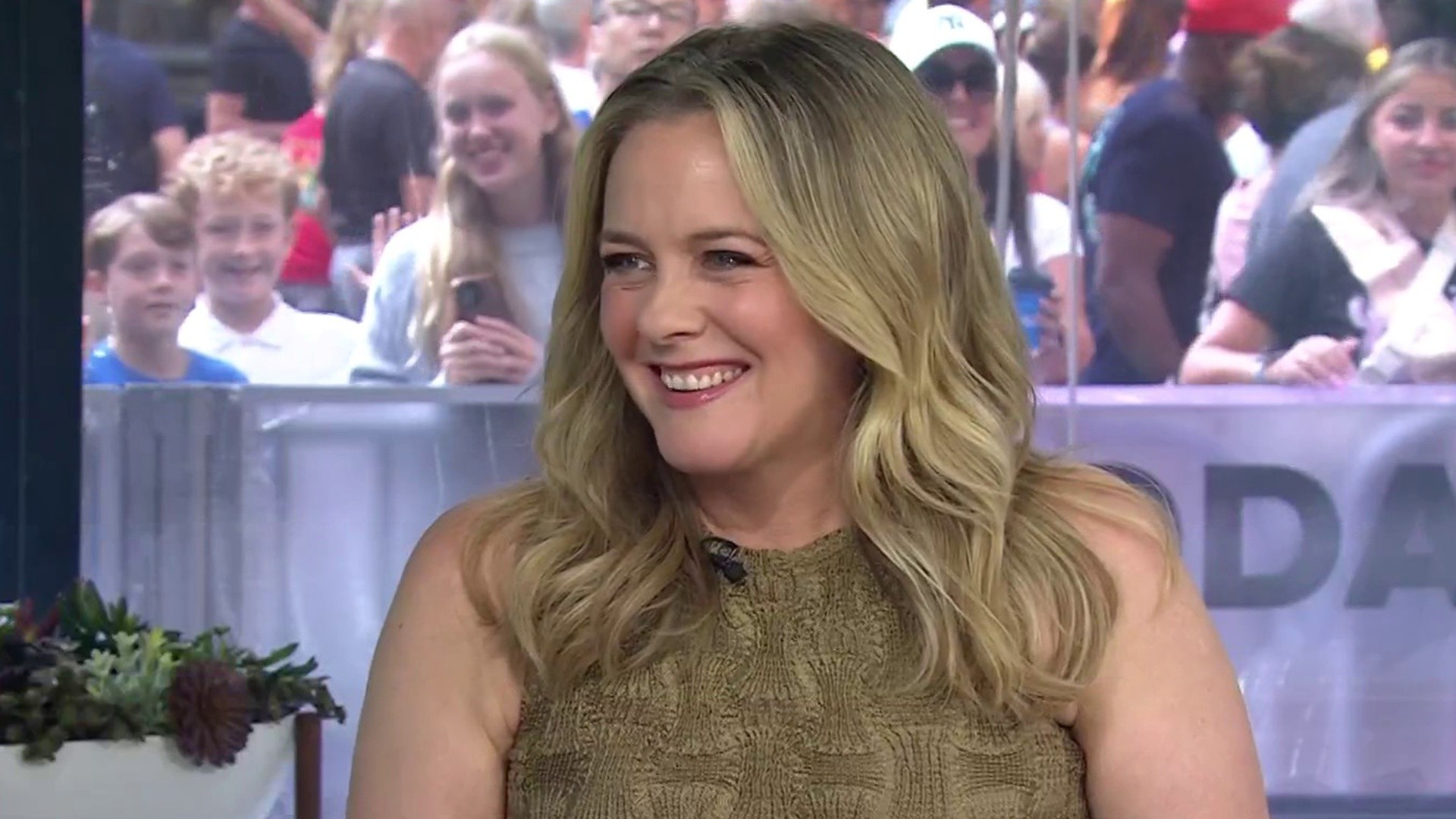 Alicia Silverstone Talks Producing 'Irish Blood' and 'Clueless' Series