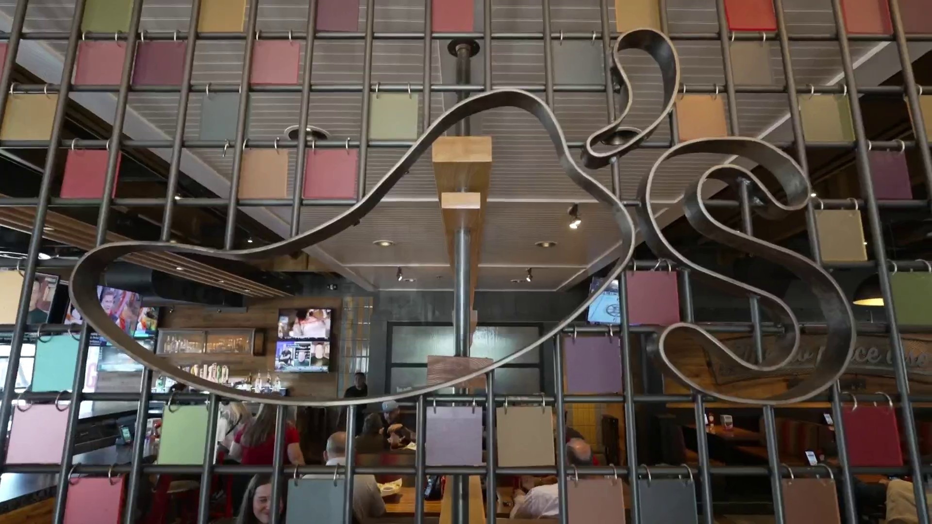 Casual Restaurants See Sales Boom as Consumers Follow Value