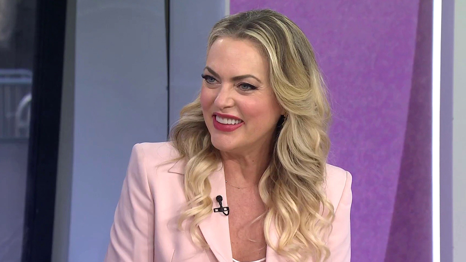 Elaine Hendrix Talks 'Ginger Twinsies,' Villain in 'The Parent Trap'