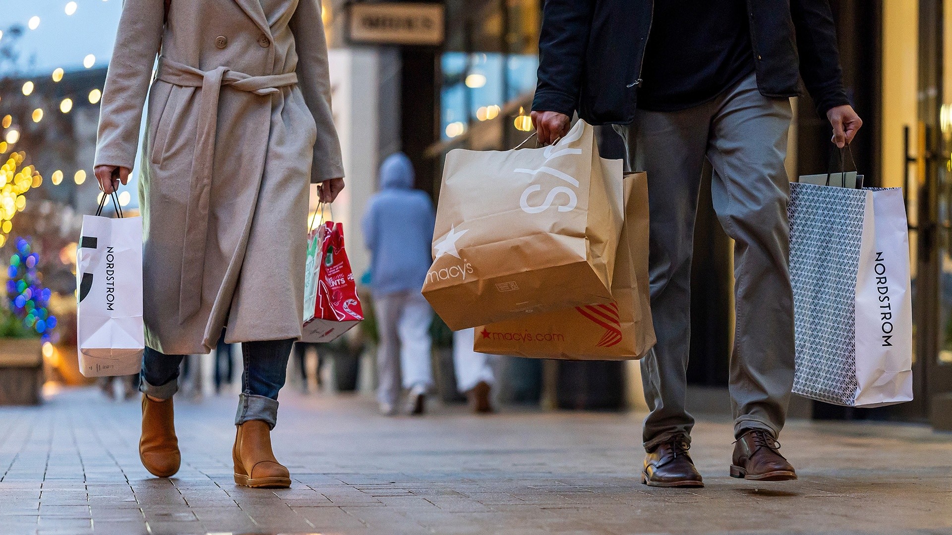 2025 US Holiday Spending to Decrease, Led by Gen Z: Survey