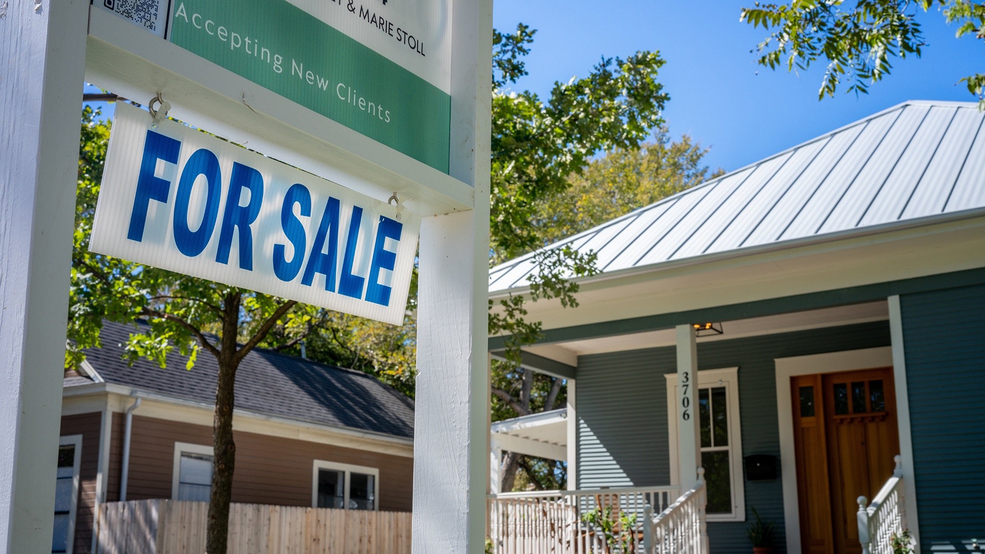 Mortgage Rates at Lowest Level in a Year: Should You Refinance?