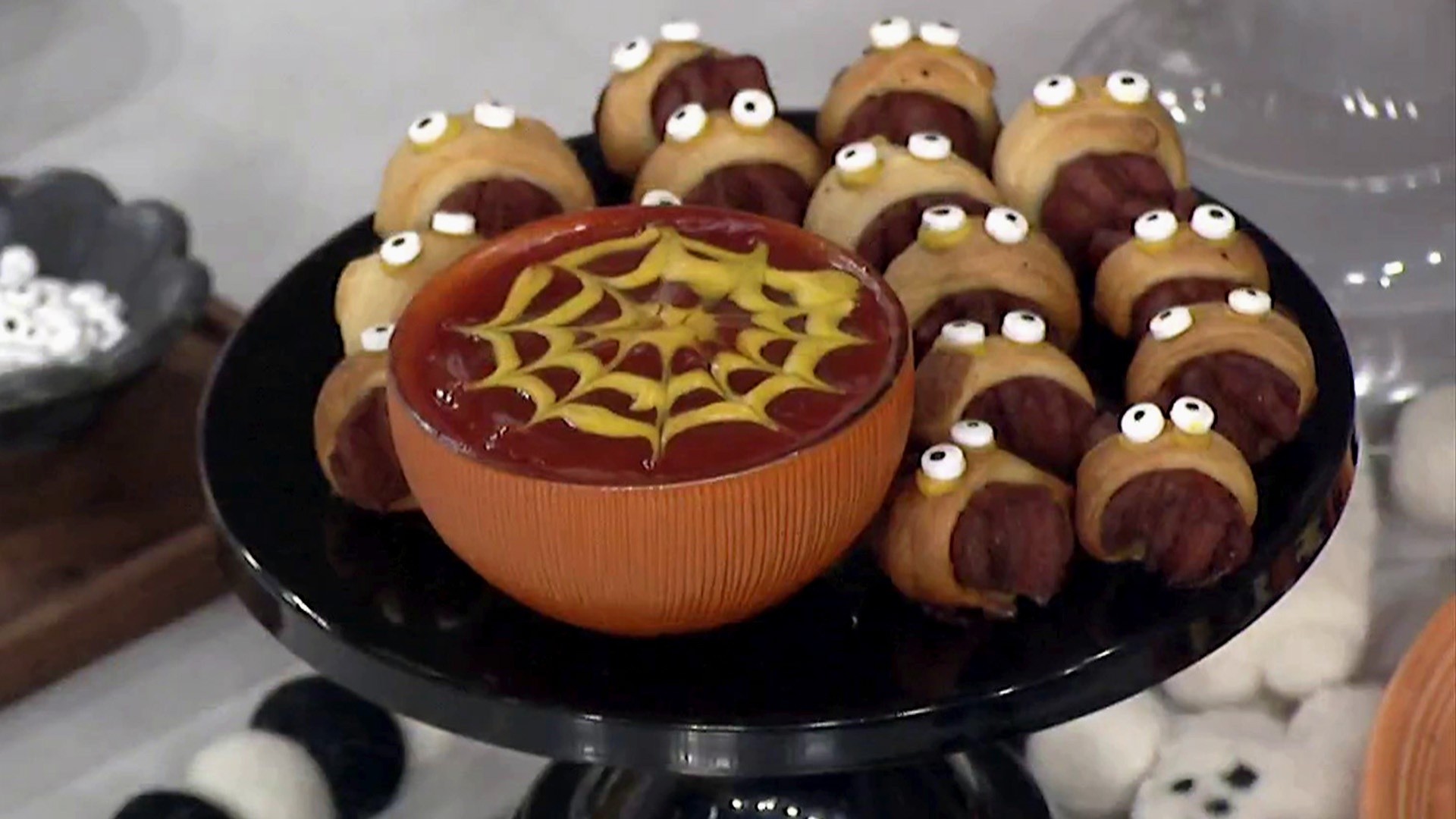 Elizabeth Heiskell Shares Halloween-Themed Appetizer Recipes