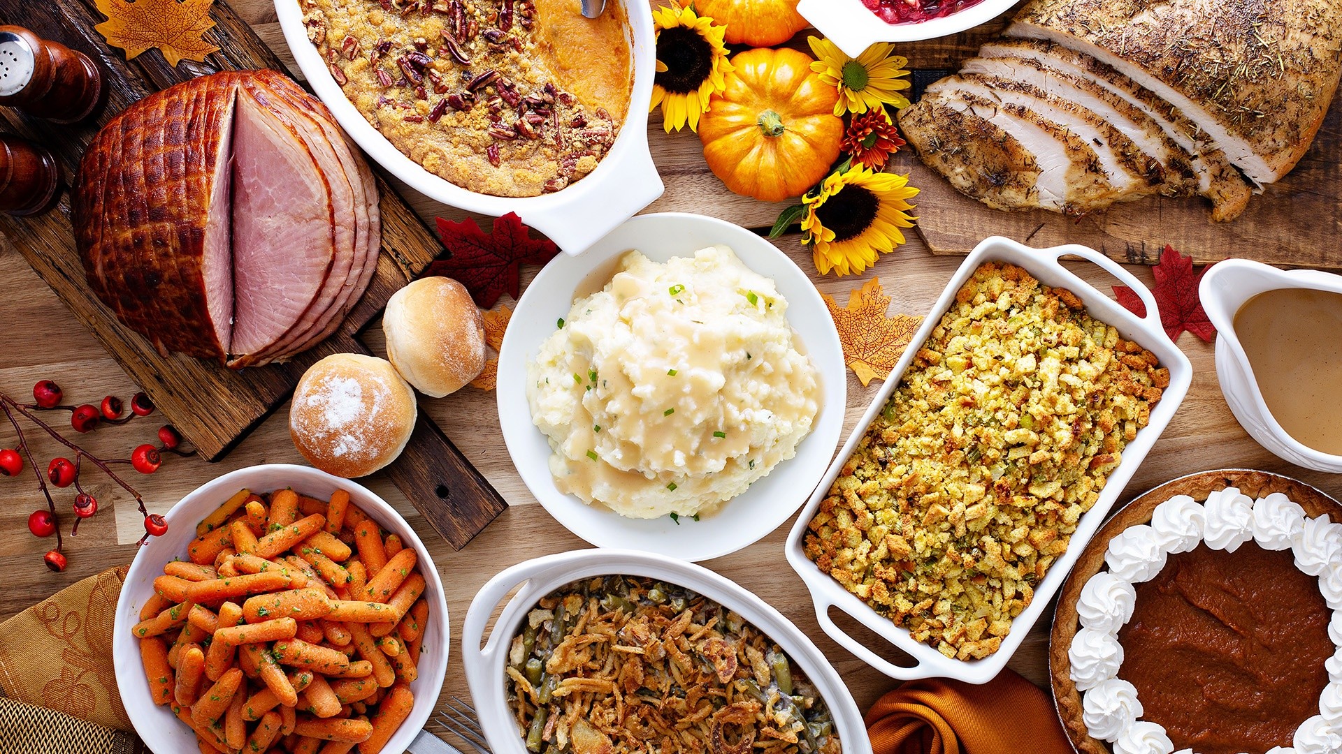 How to Eat Healthy While Still Getting to Enjoy Holiday Feasts