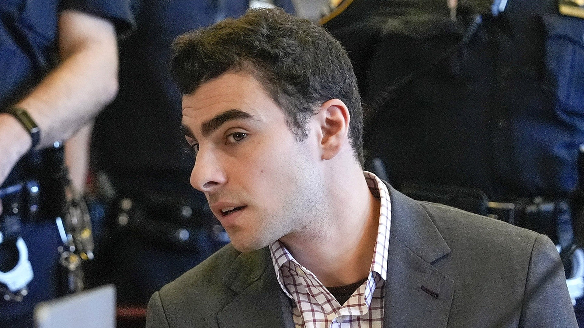 Prosecutors Play 911 Call That Led to Luigi Mangione Capture