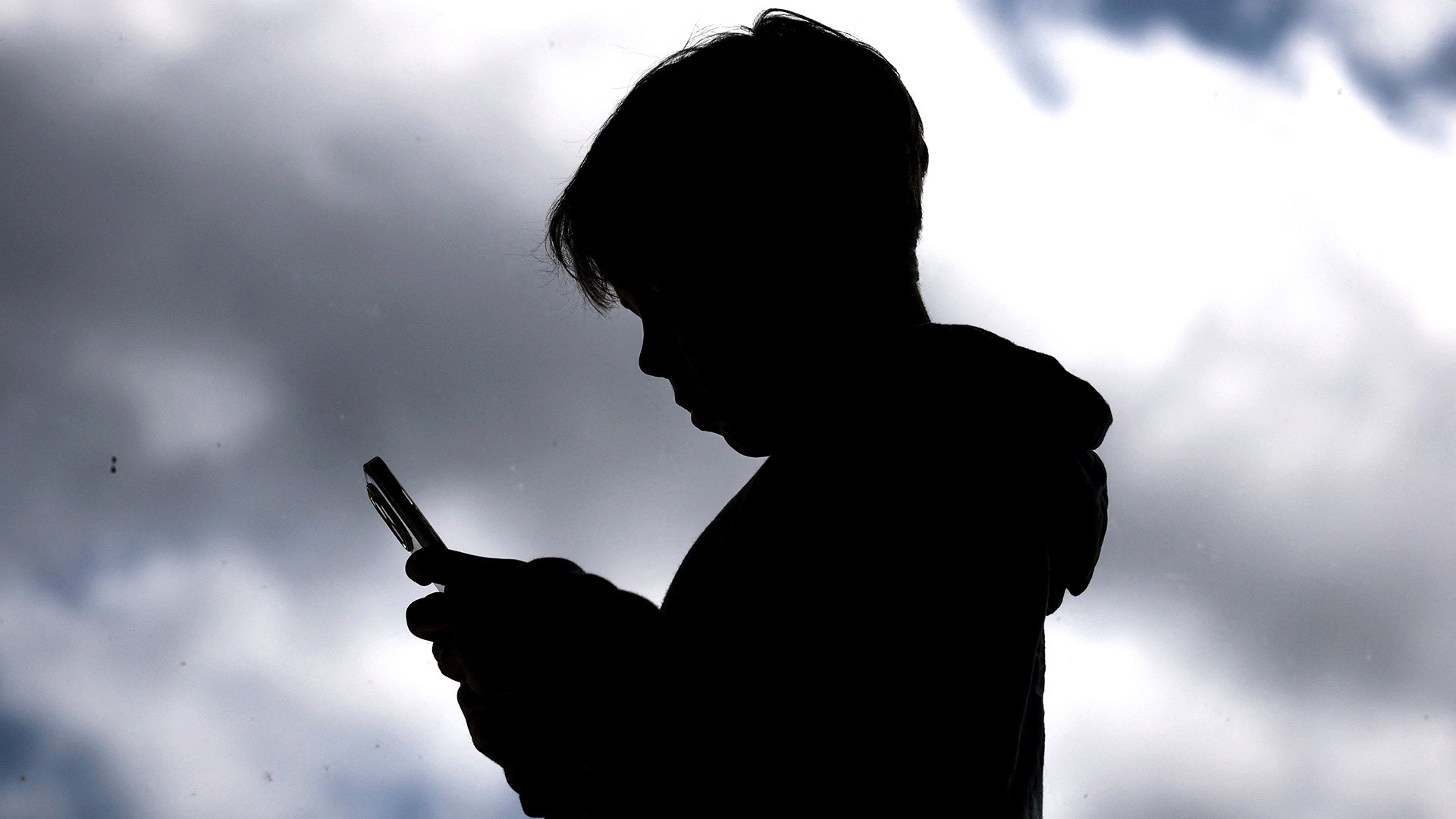 Australia Becomes First Country to Ban Social Media for Children