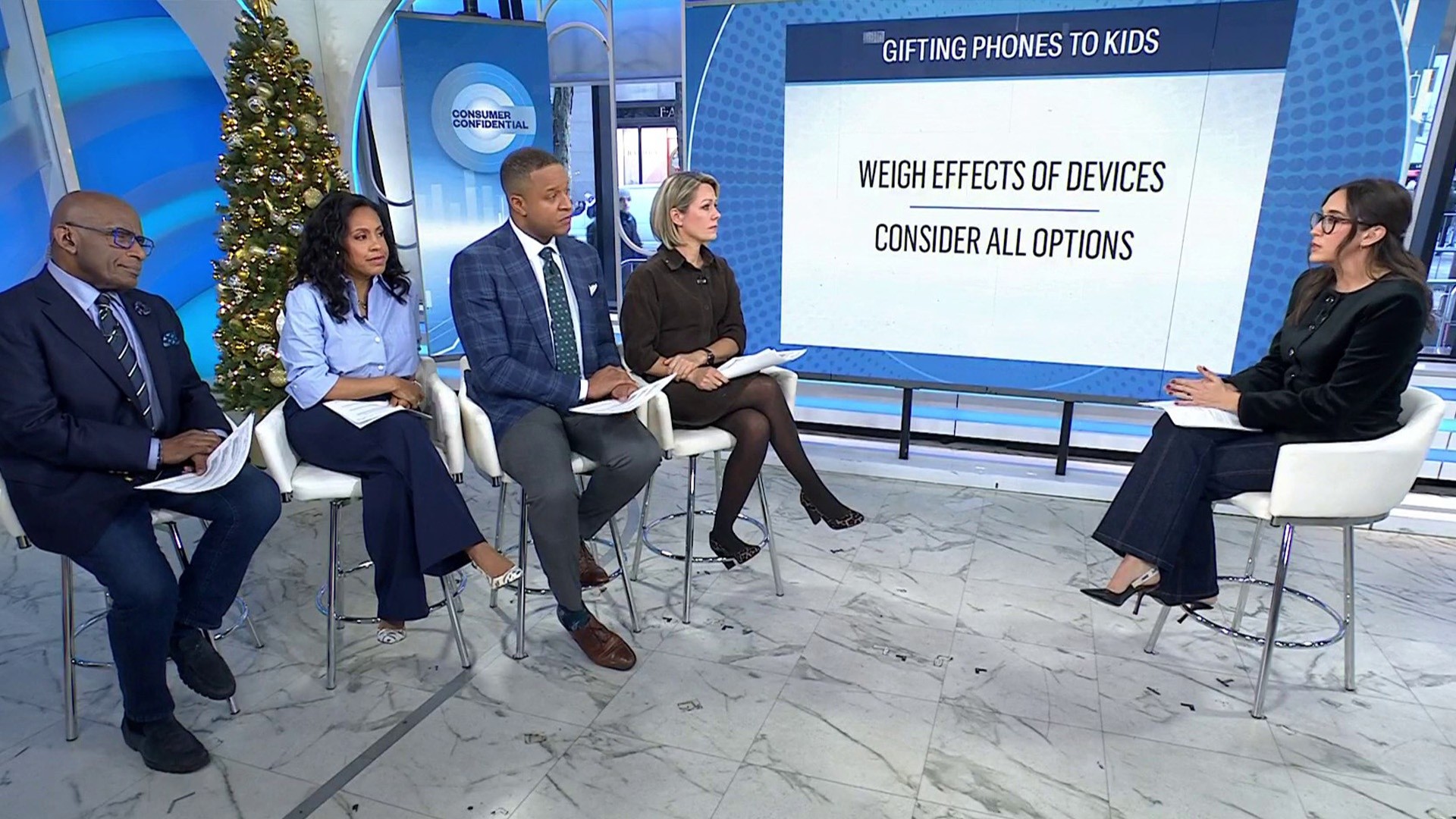 Gifting a Smartphone to a Kid This Holiday? What to Know First