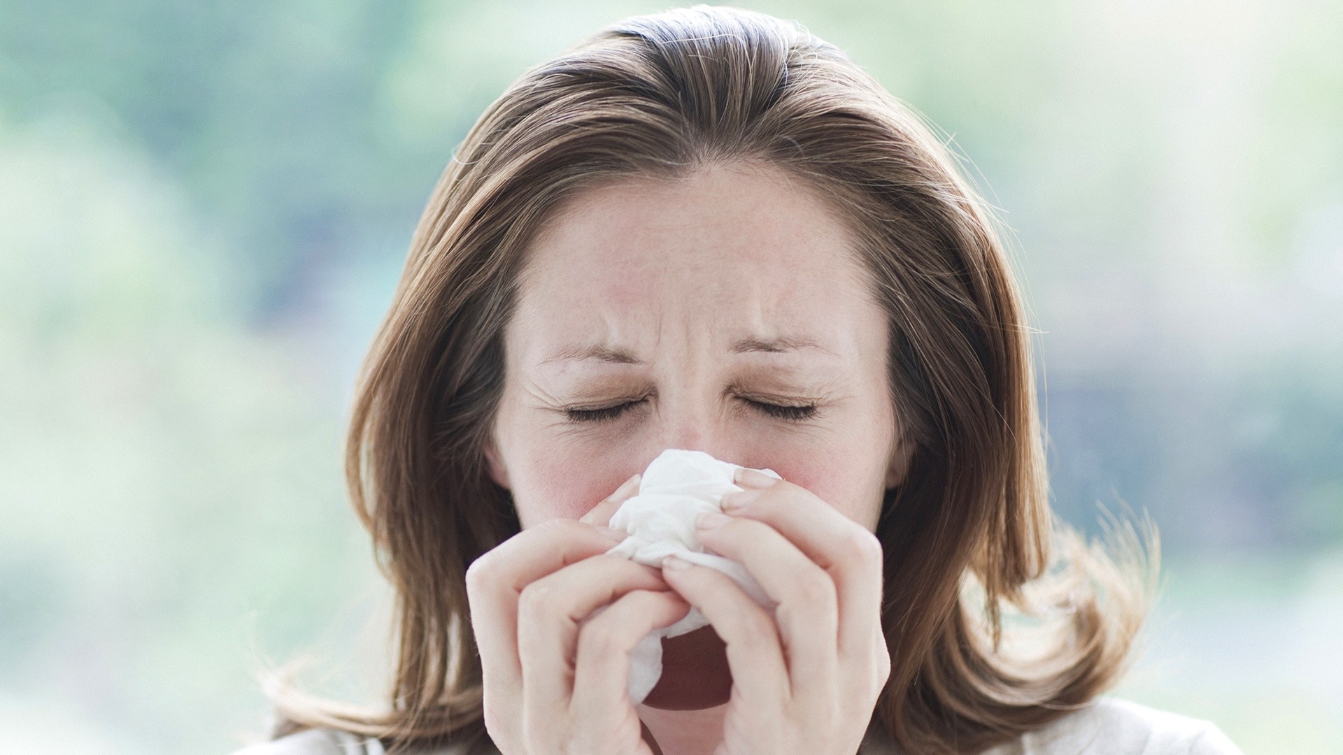 Flu Cases Surge Nationwide as Families Gather for Holidays