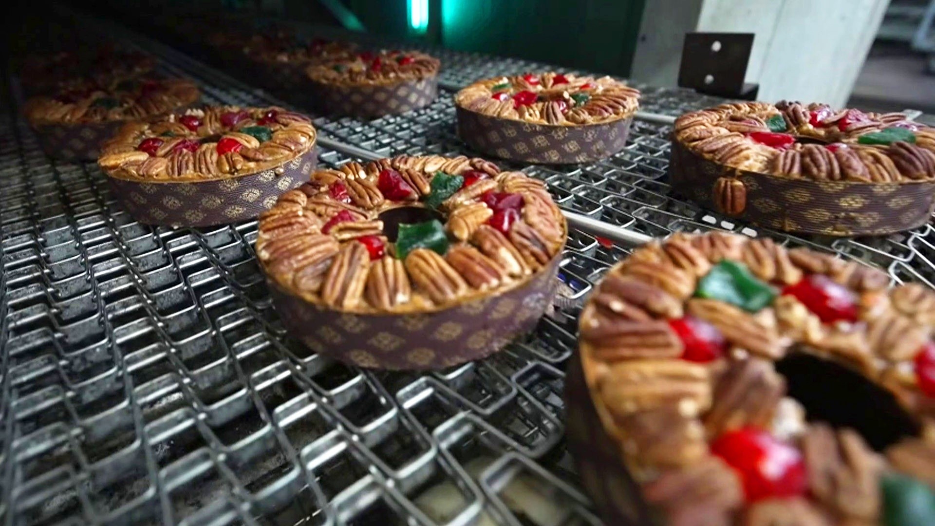 Fruitcake Debate: Why People Are Split Over the Holiday Treat