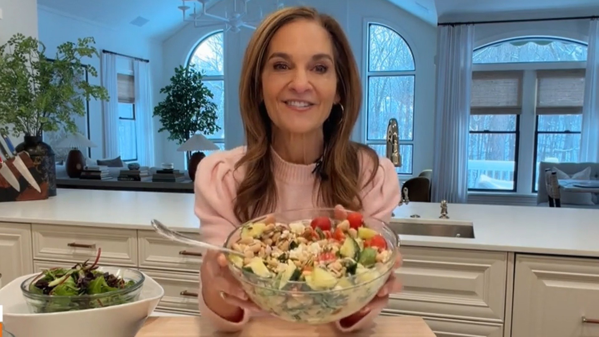 Try This Healthy Mediterranean White Bean Salad Recipe