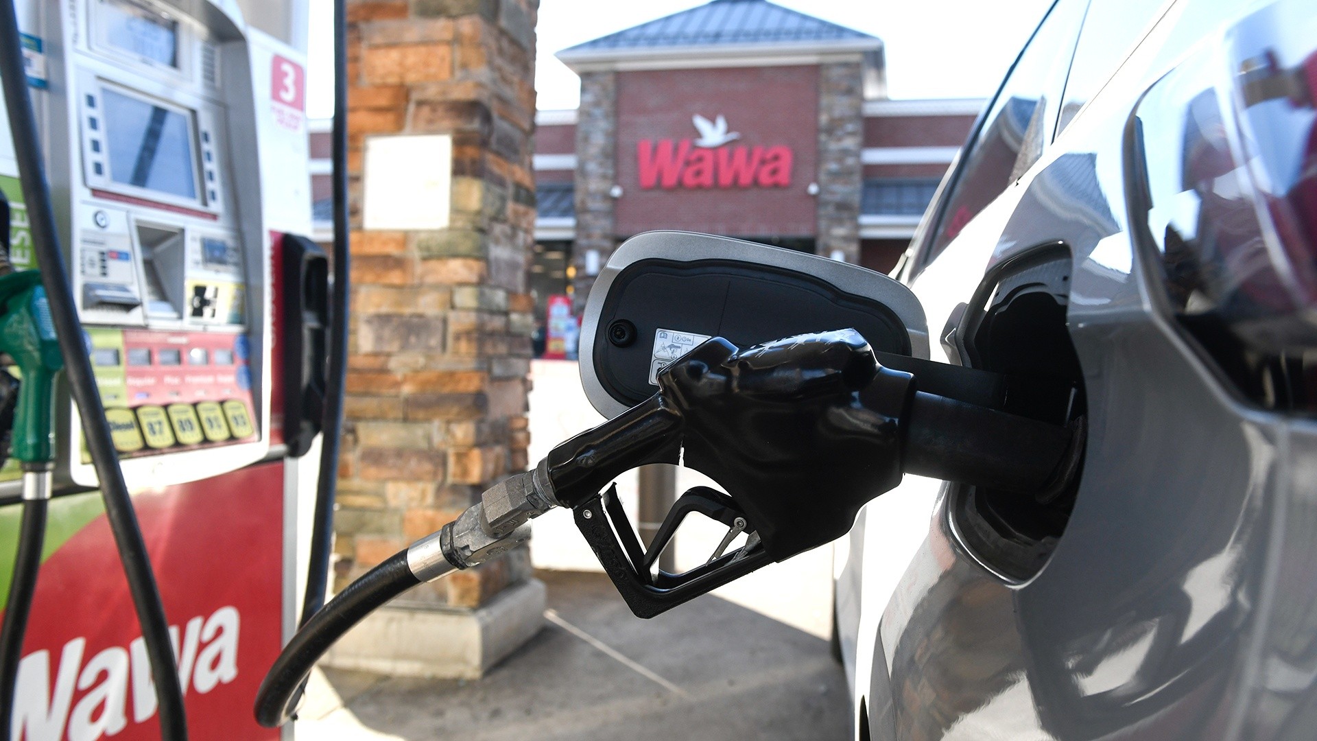 Iran Shuts Down Oil Channel: How It Will Impact the US Economy