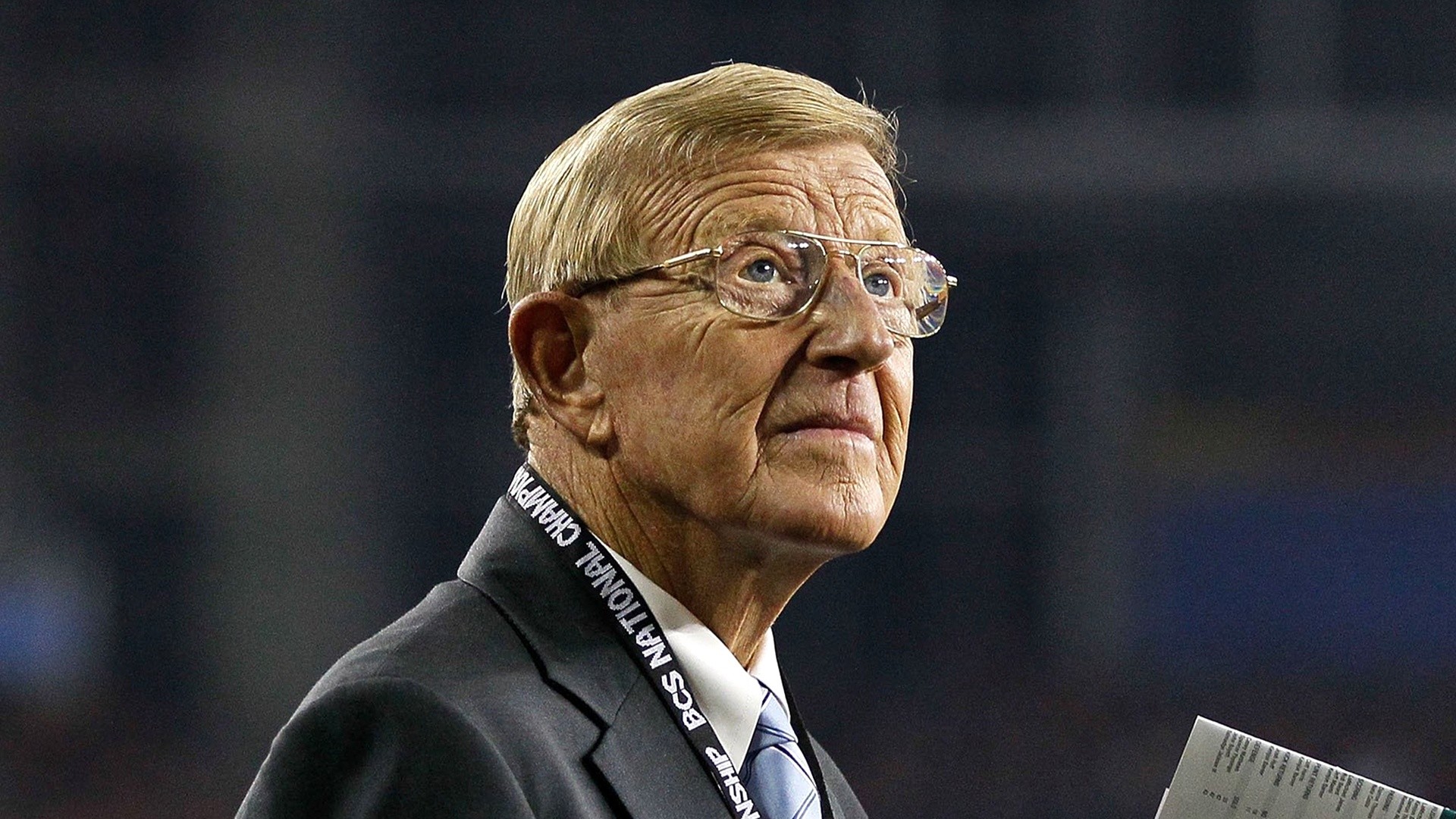 Lou Holtz, College Football Hall of Famer, Dies at 89
