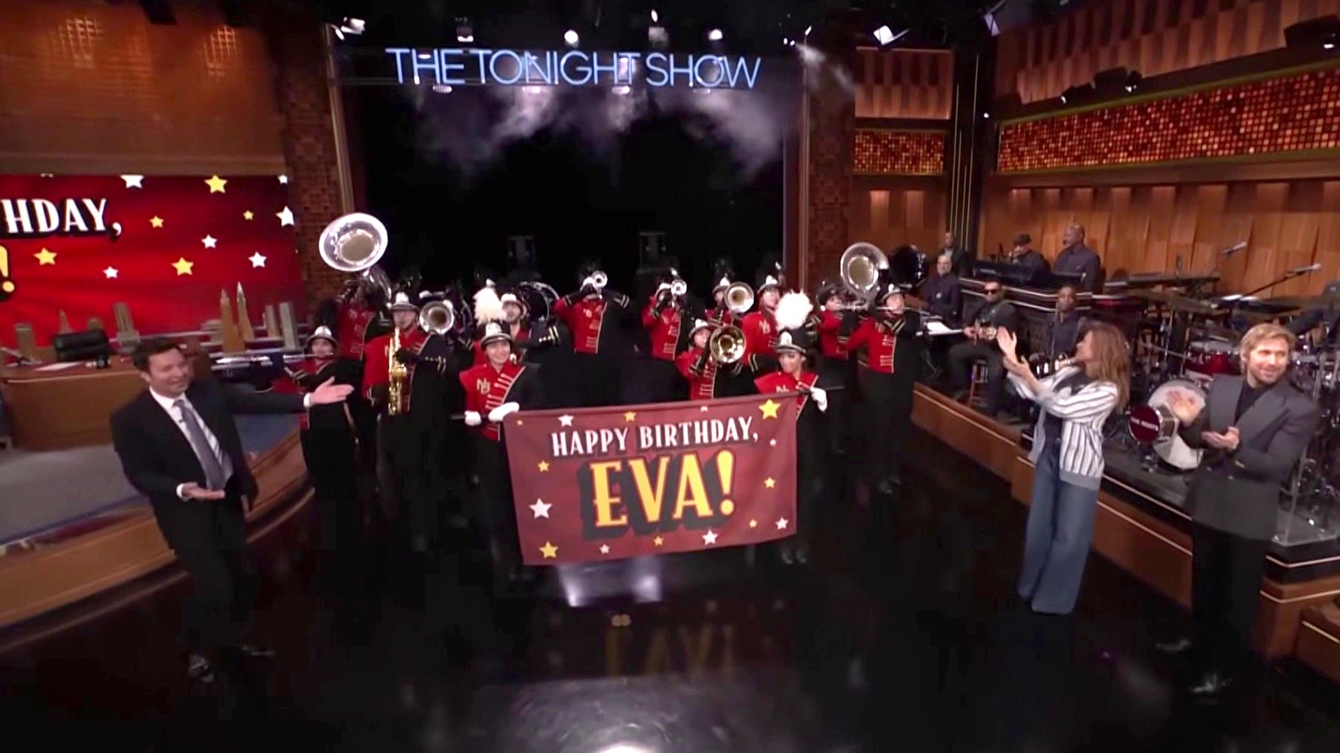 Ryan Gosling Surprises Wife Eva Mendes With Birthday Serenade