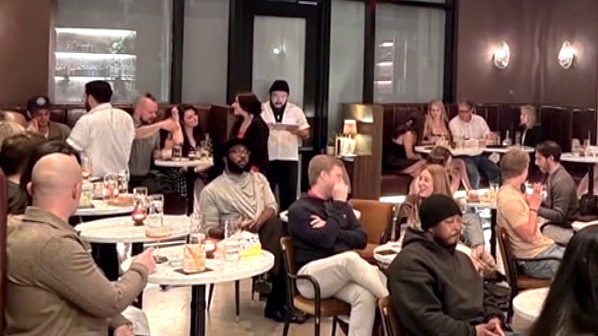 Restaurants Move to Ban Phones (and Customers are Loving it)