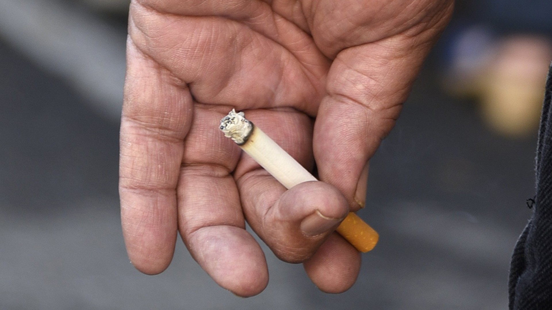 buying cigarettes law uk UK Passes Lifelong Smoking Ban for Those Born After 2008