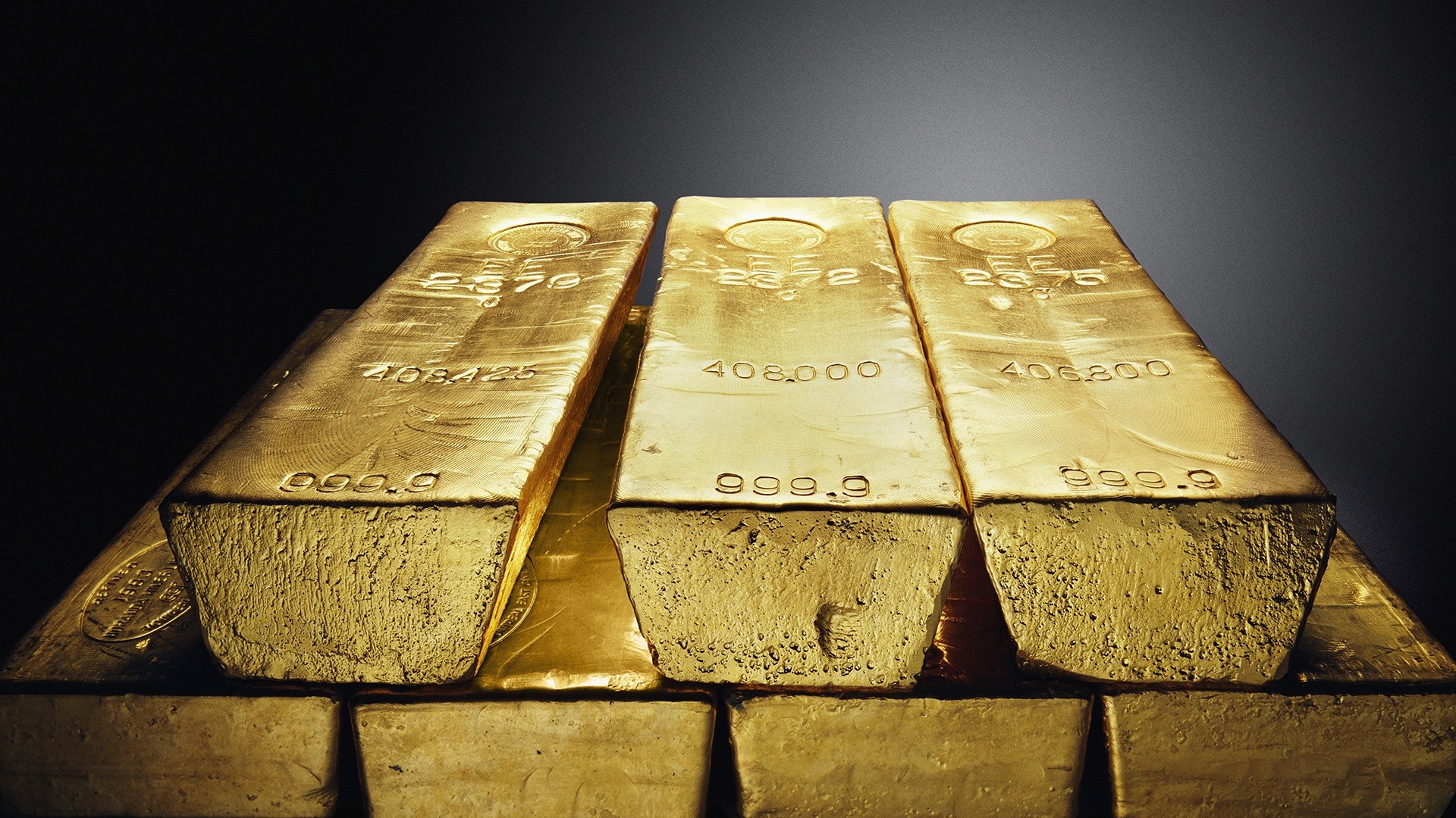 Ex-CIA Officer Accused of Stashing $40 Million in Gold Bars