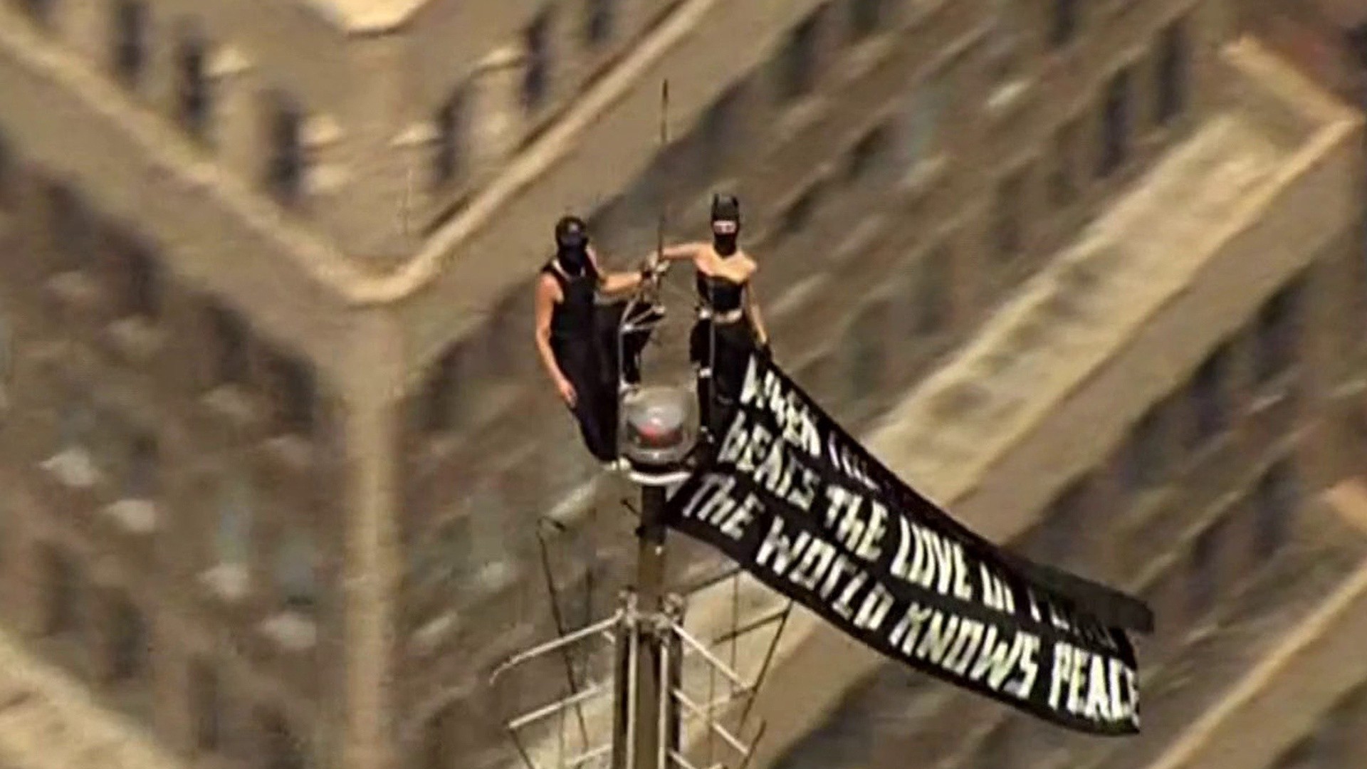 Couple Who Climbed Empire State Building Face Multiple Charges
