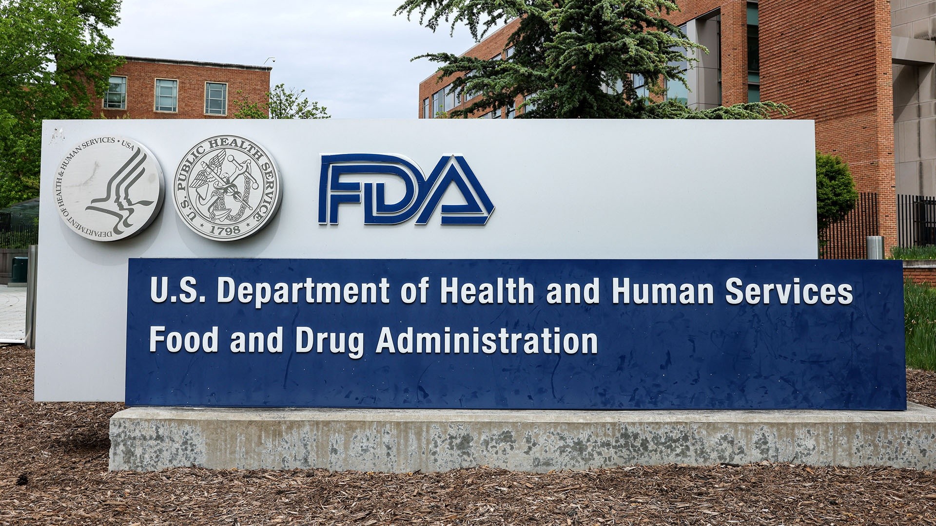 Are Budget Cuts Behind Recent Outbreaks in Foodborne Illnesses?