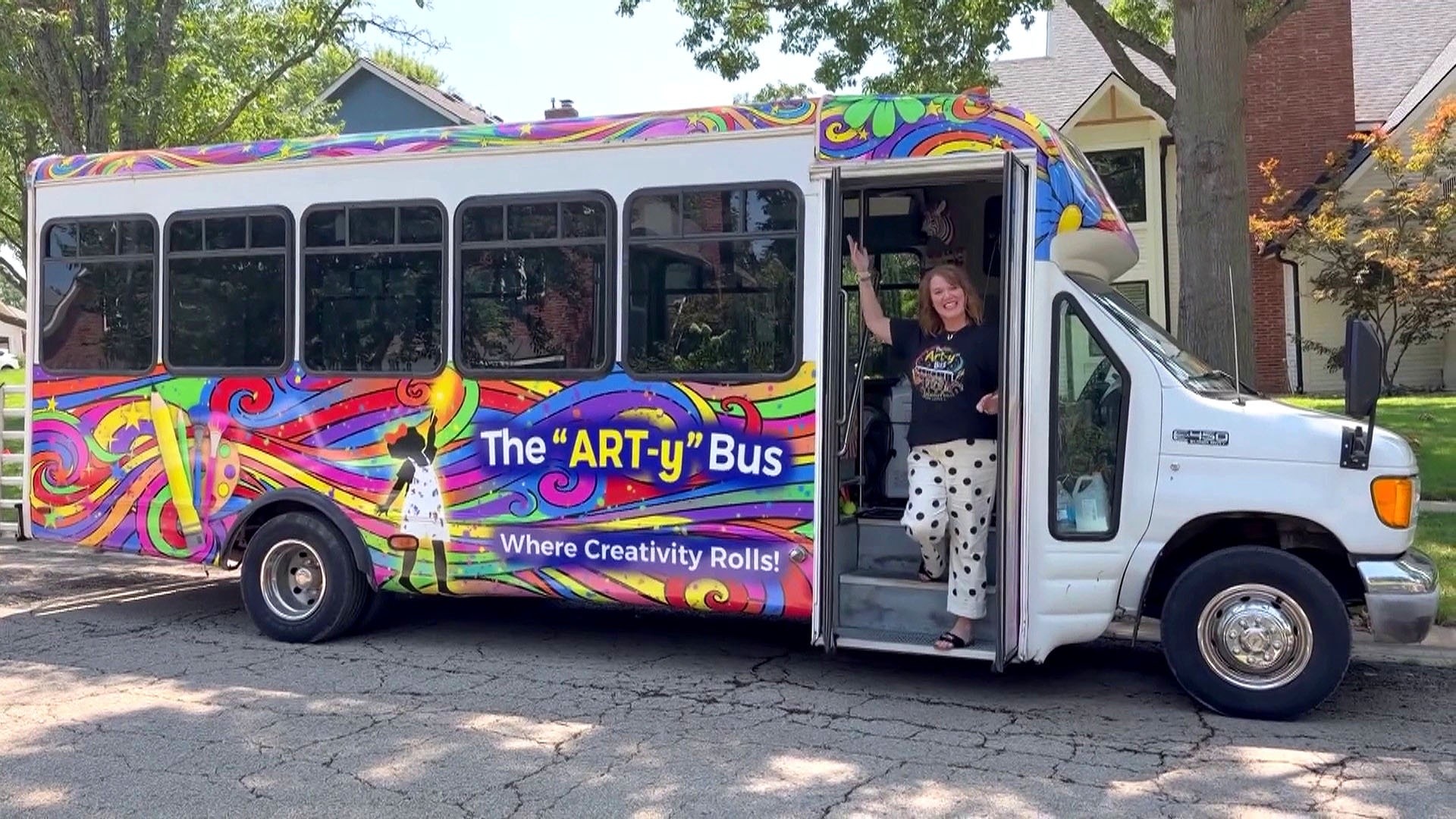 Meet the Elementary School Teacher Behind the Rolling Classroom