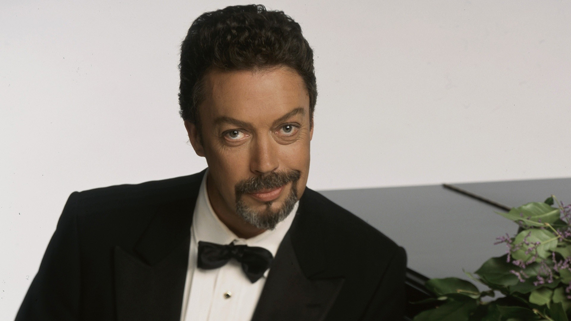 Tim Curry, Star of ‘Rocky Horror Picture Show,’ ‘It,’ Dies at 80