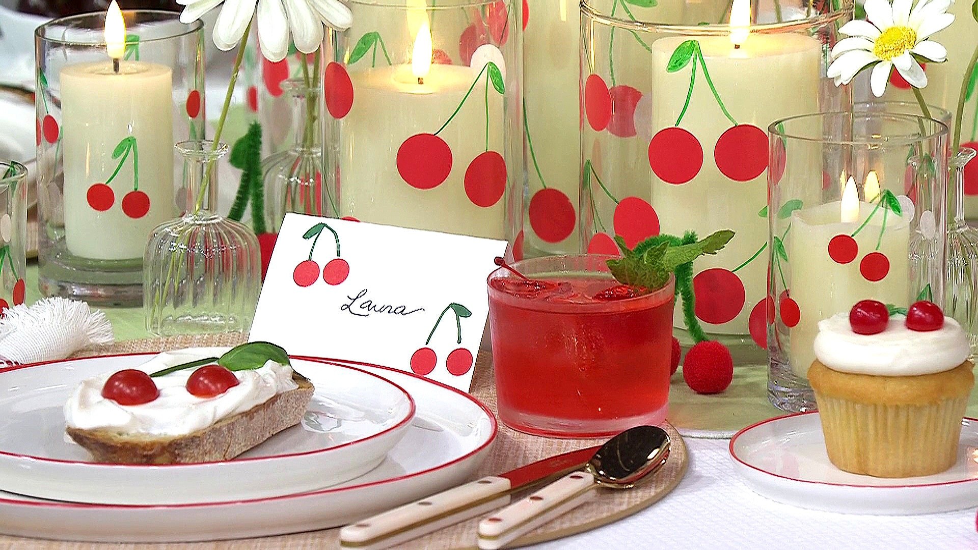Make the Most of the End of Summer With These Entertaining Tips