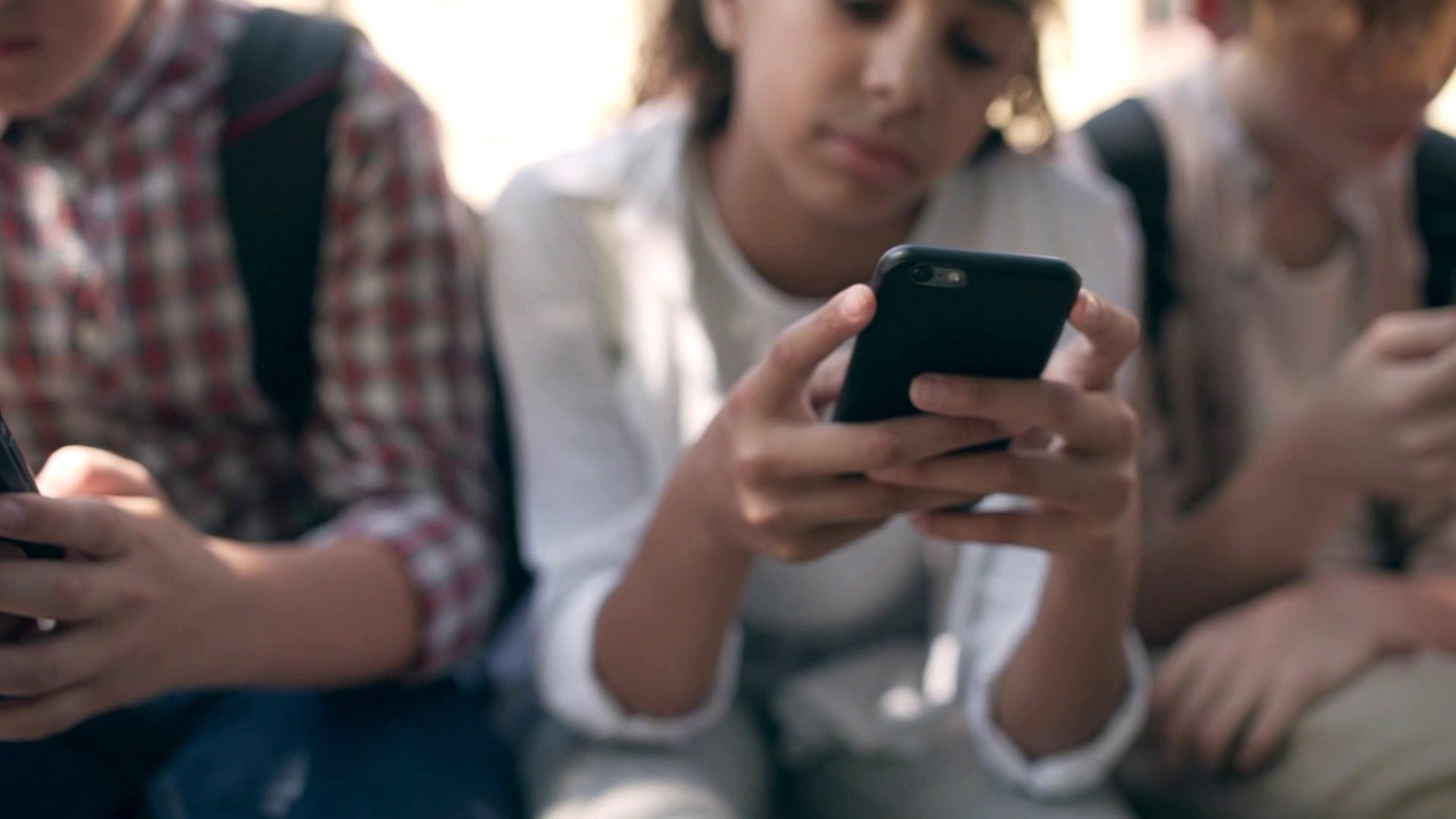 Nearly Half of All US Children Own a Phone by Age 10, Study Finds