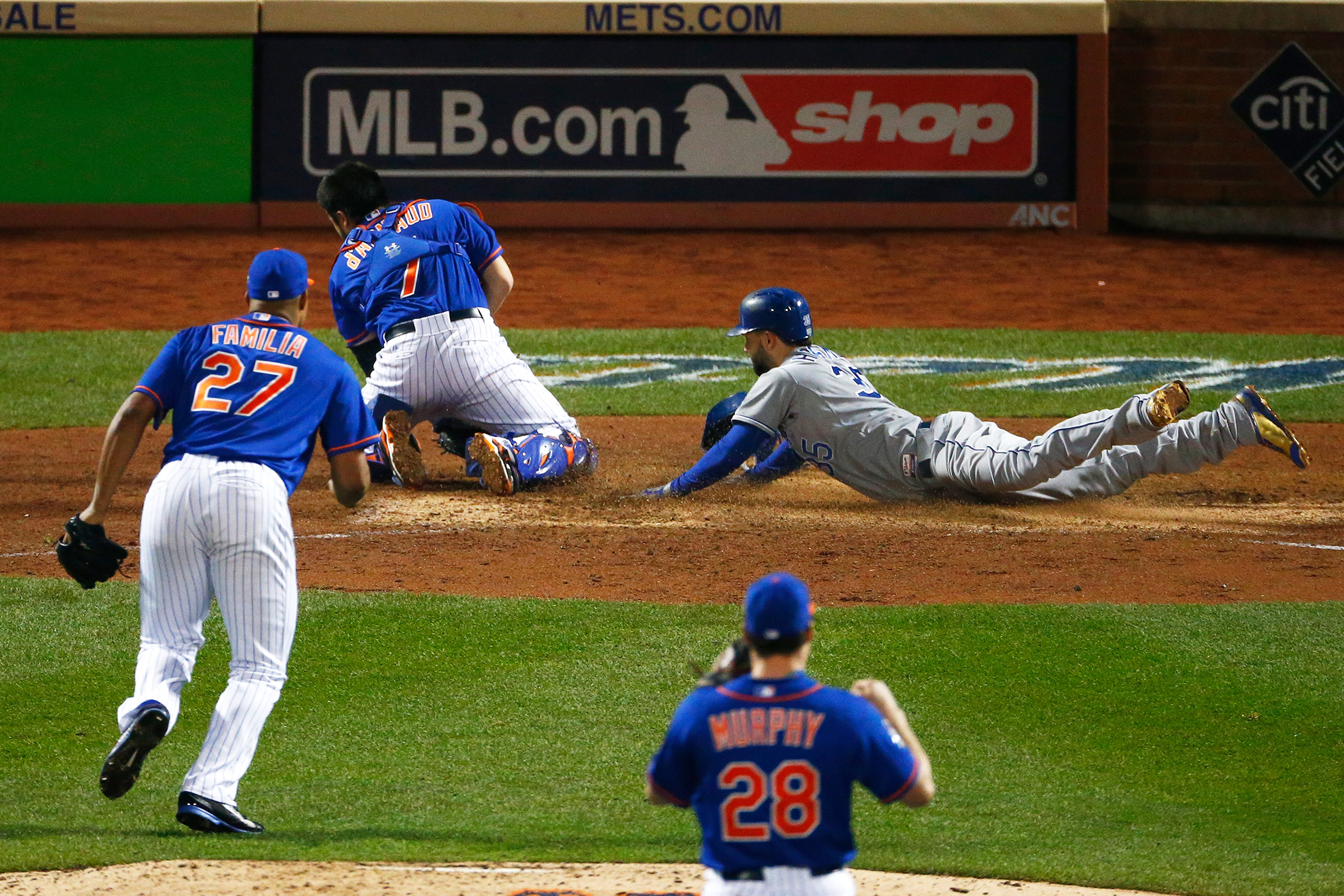 Lucas Duda's bad throw dooms Mets in Game 5