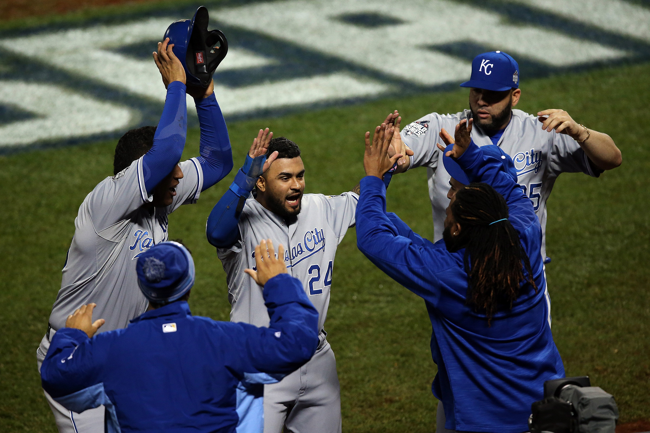 Kansas City Royals sweep Baltimore Orioles to reach World Series for first  time since 1985 - ABC7 Los Angeles