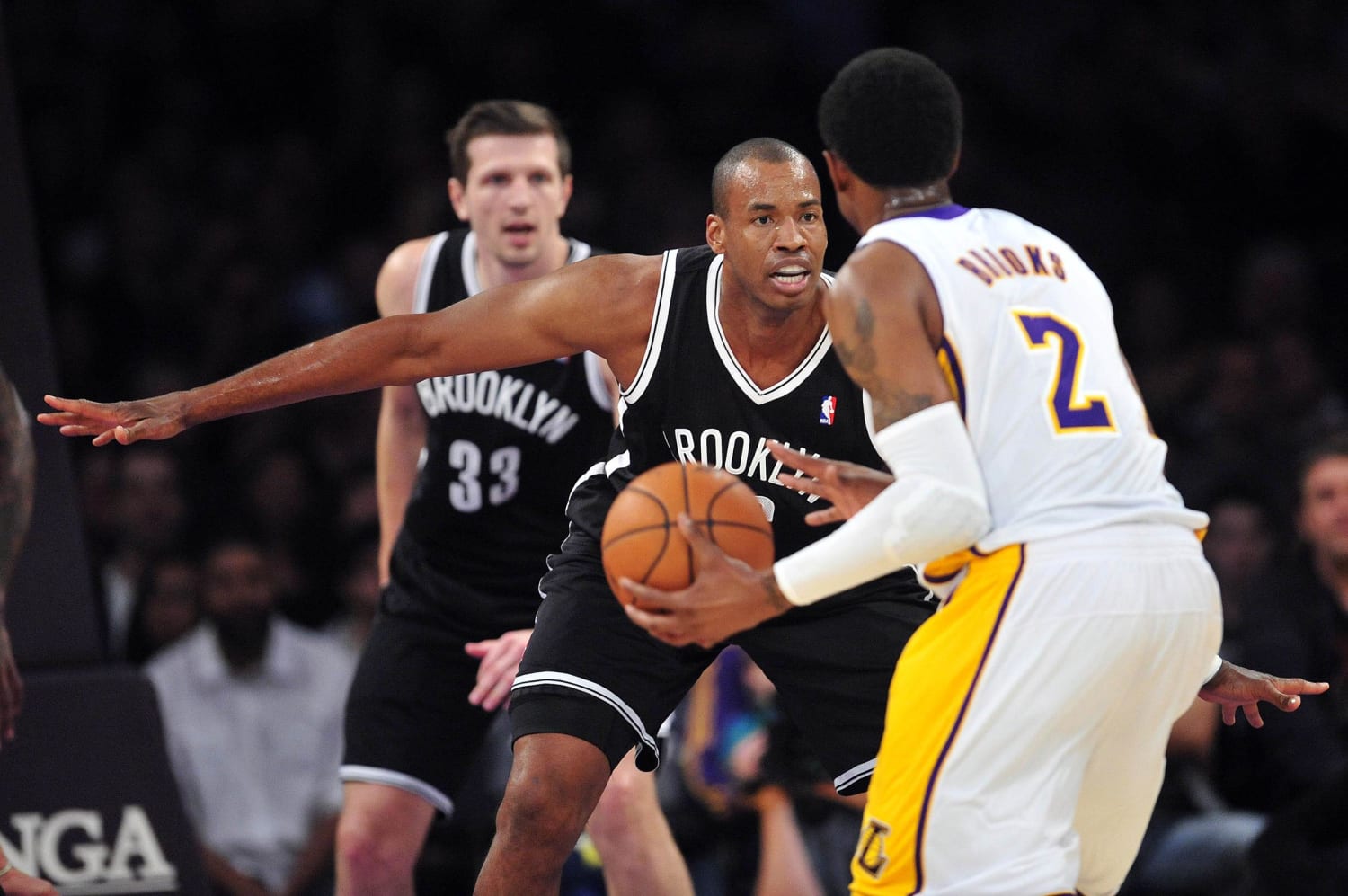 Jason Collins, openly gay player, signs with Nets