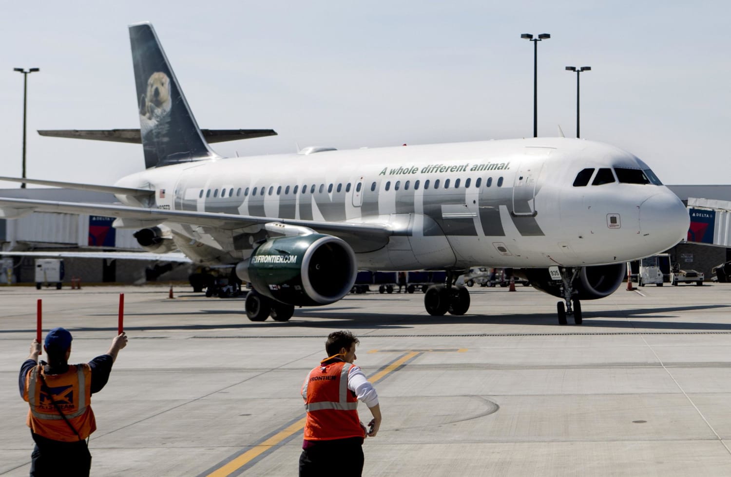 Frontier Airlines giving away free Taylor Swift tickets