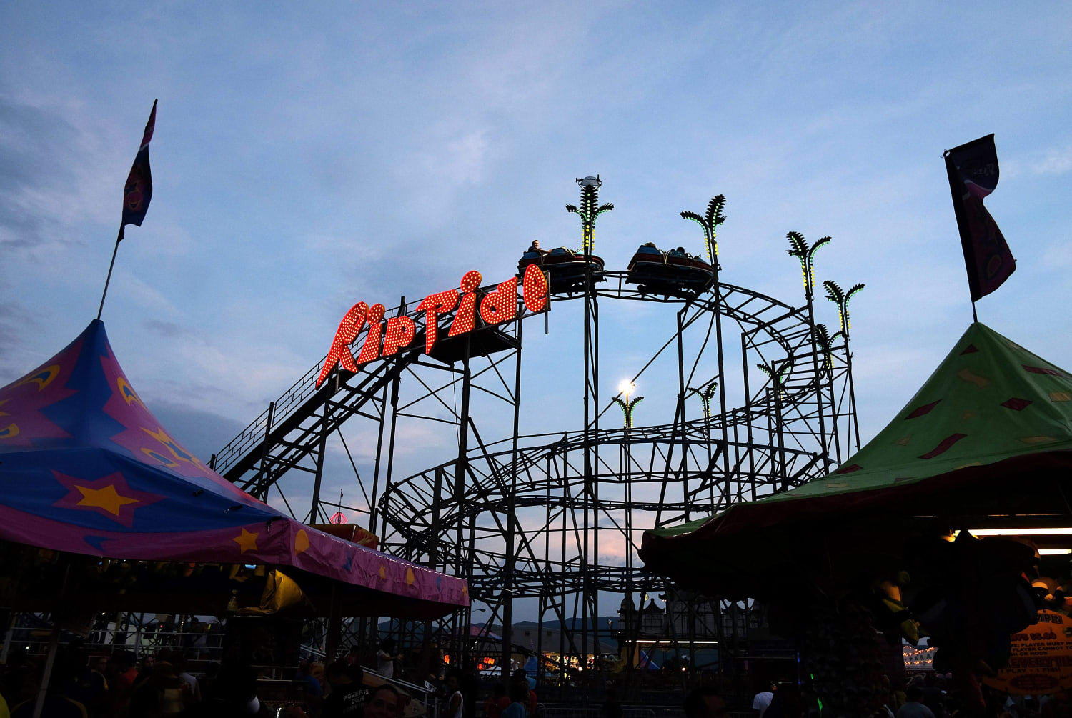 Roller coaster stuck on tracks at Washington State Fair