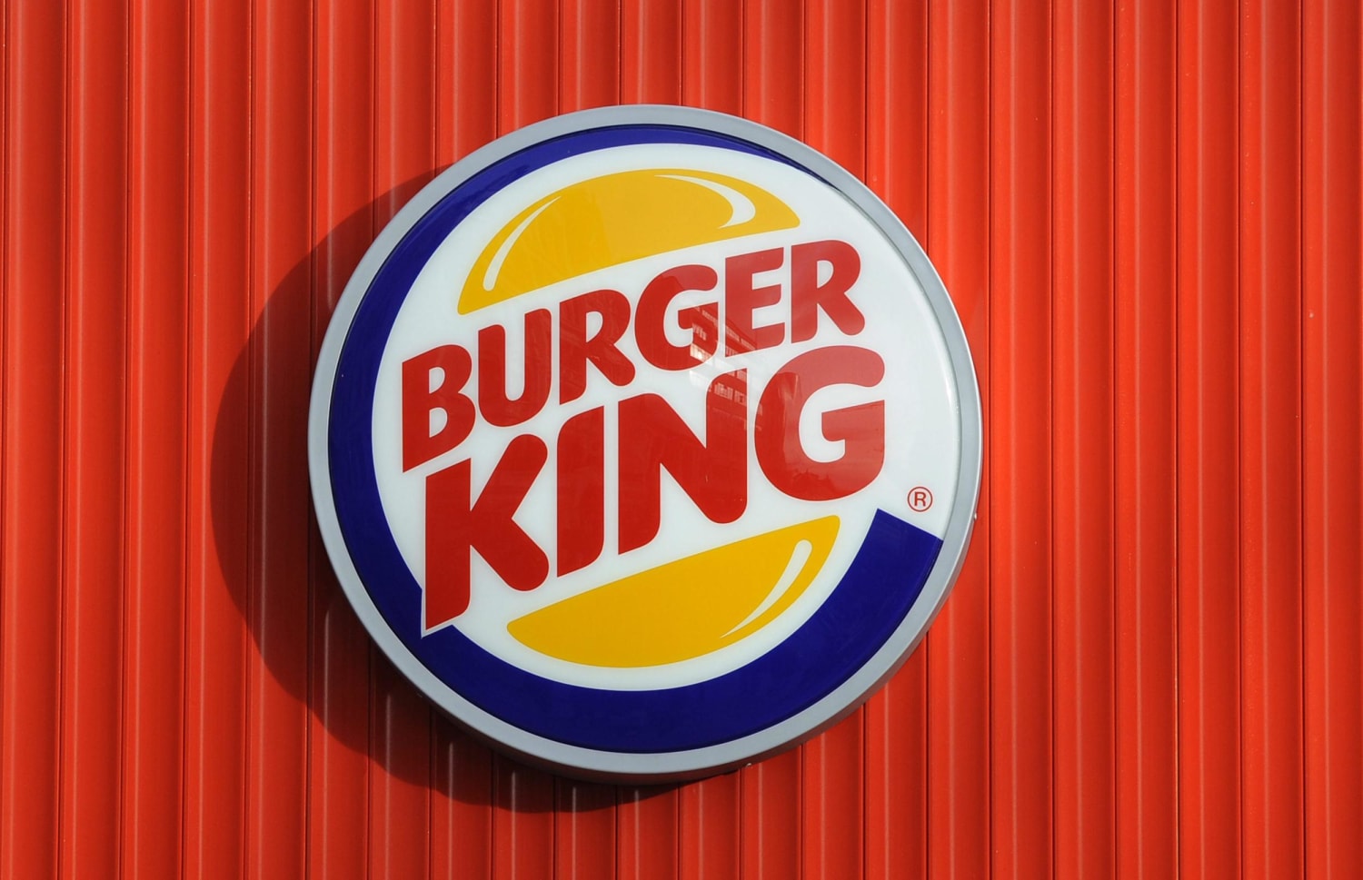 Burger king. Бургер Кинг логотип. Бургер Кинг заставка. Burger King фон. Бургер Кинг логотип официальный.