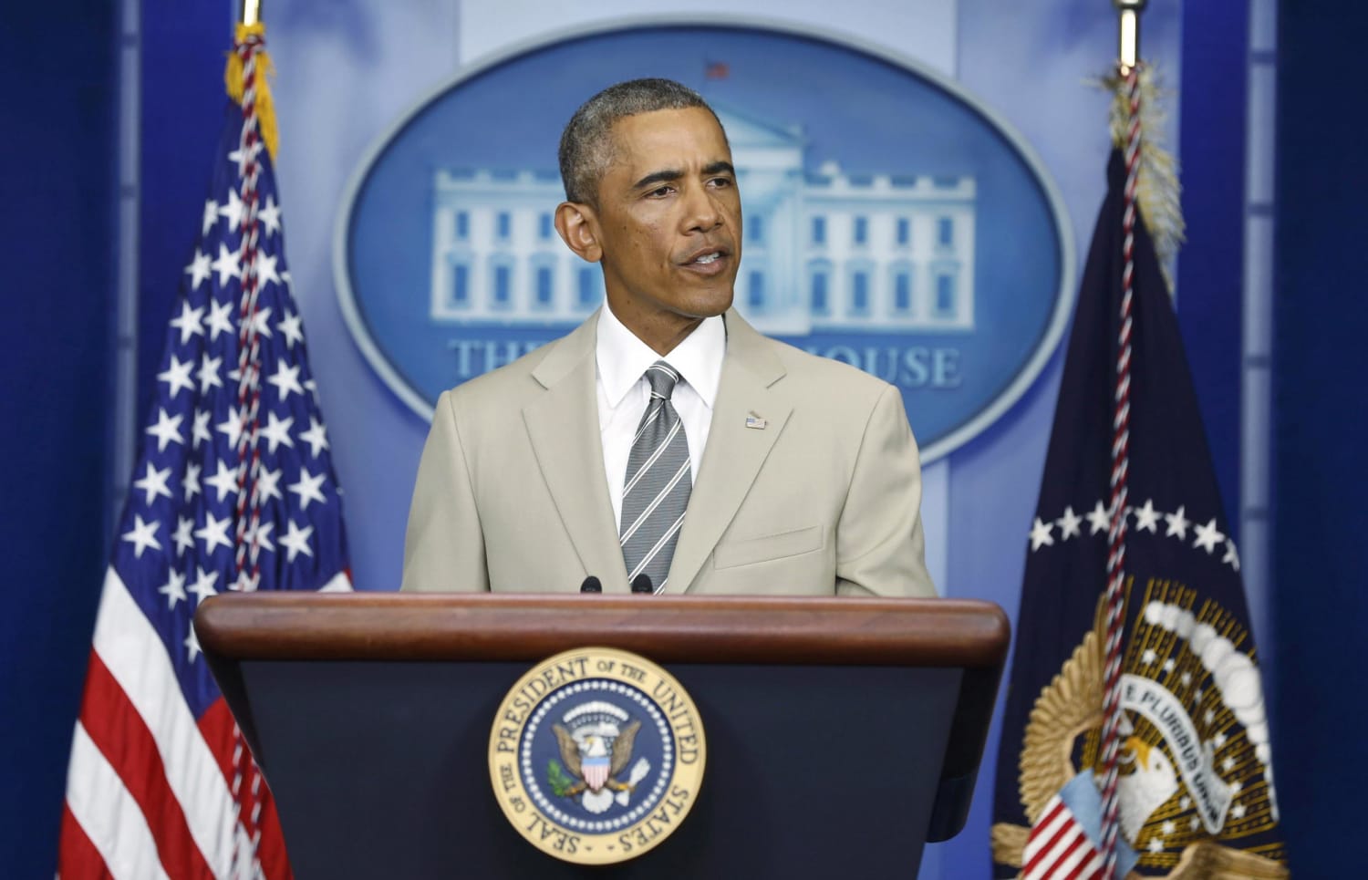 Obama's Tan Suit Steals Spotlight at Press
