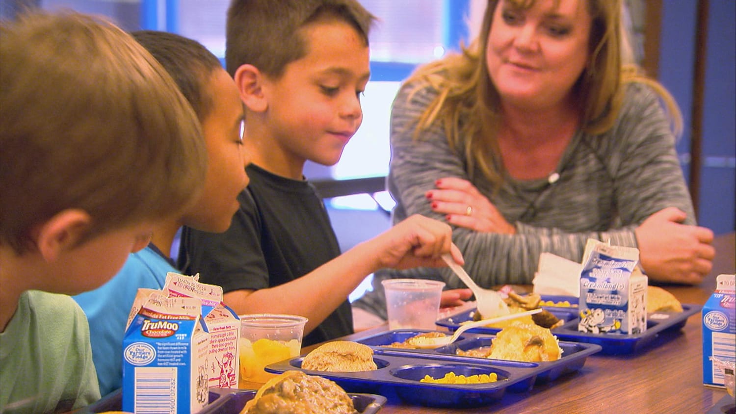 Hero Teachers Feed Kids Out of Their Own Pockets