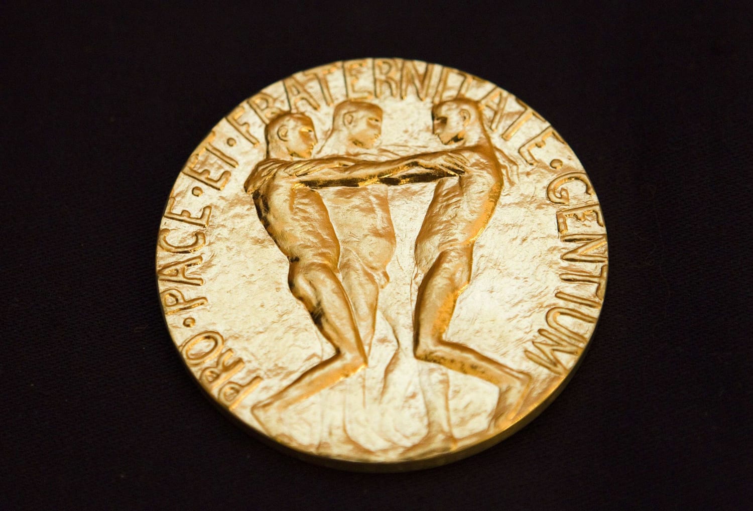 Изображать премия. Медаль, вручаемая лауреату Нобелевской премии.