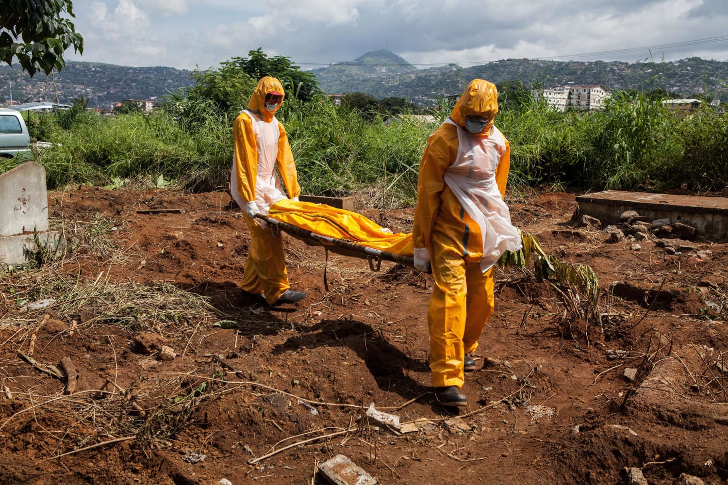 141010-ebola-death-toll-1638.jpg