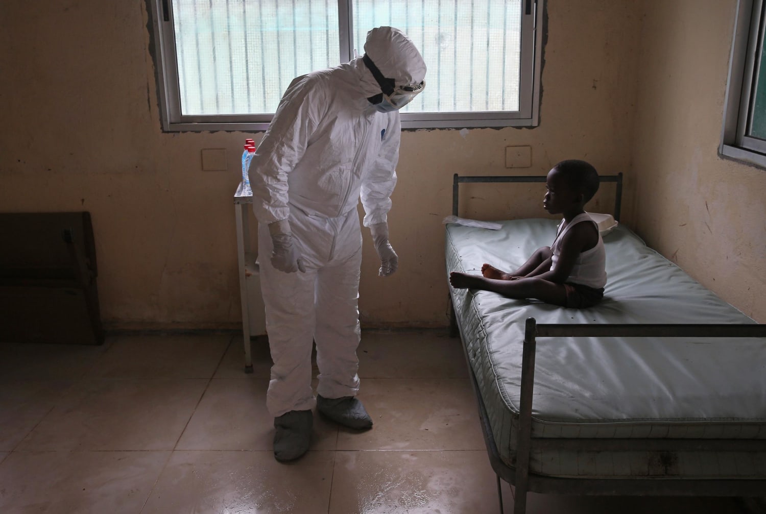 Изолированный пациент. Эпидемия лихорадки Эбола. Эпидемия лихорадки Эбола в Западной Африке (2014-2016).