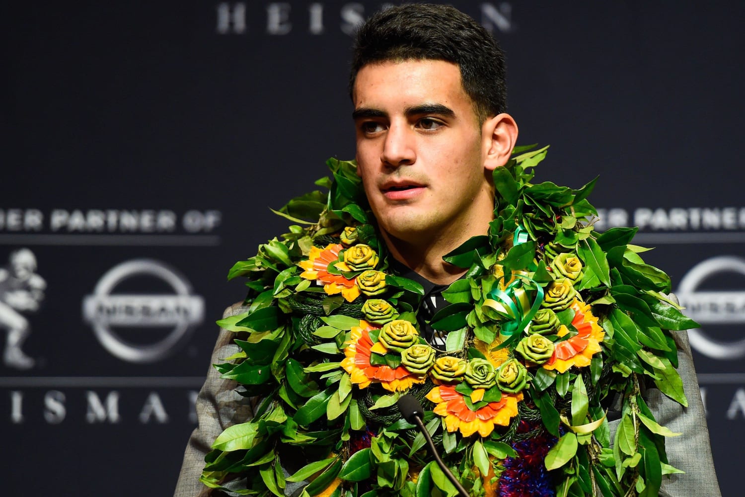 Heisman Winner Marcus Mariota Pays Tribute to Poly Roots