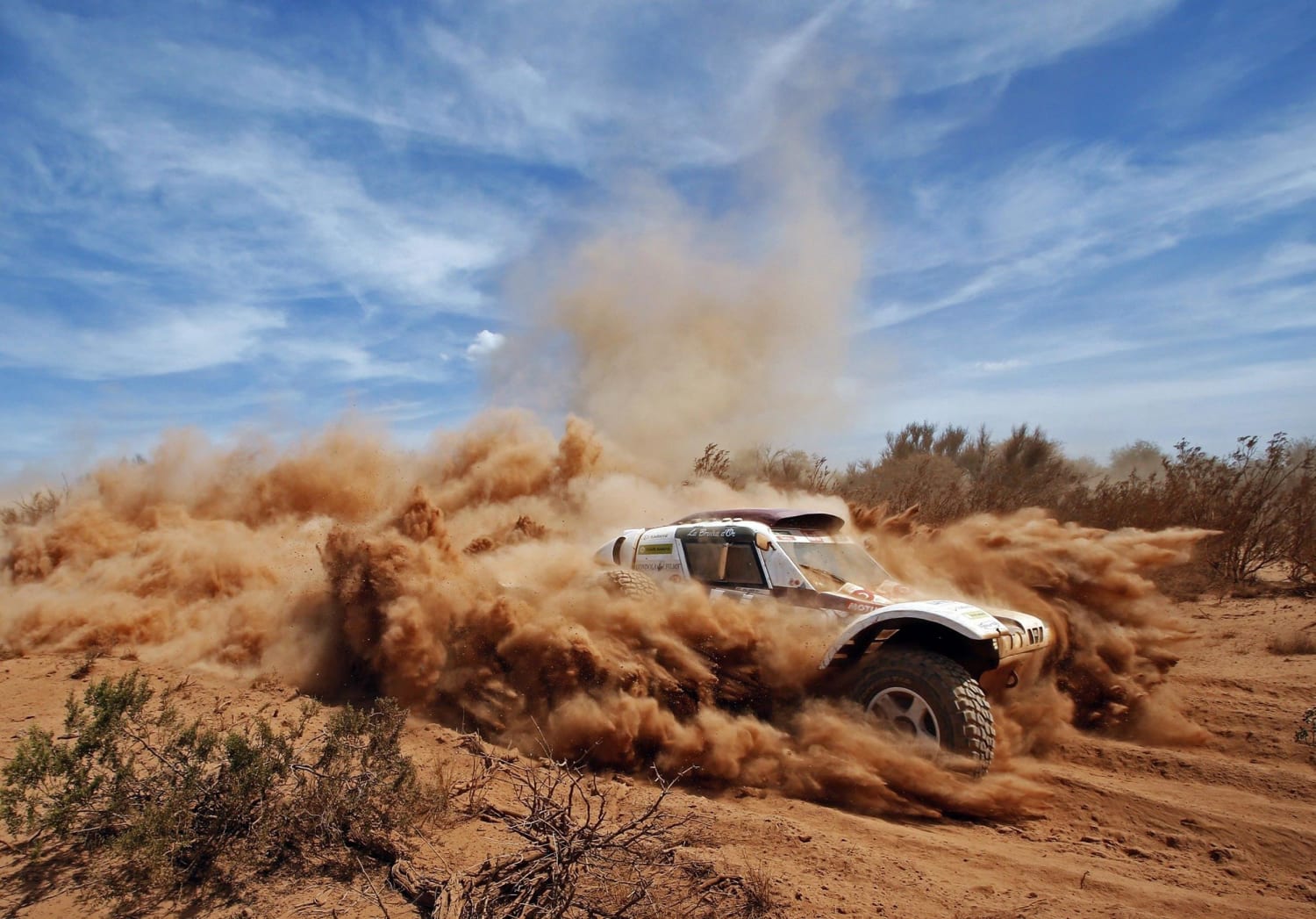 Ралли Дакар пустыня. Dakar Desert Rally Ford f150. Гонка в пустыне Дакар. Dakar Desert Rally 2023. Машины едут по пустыне