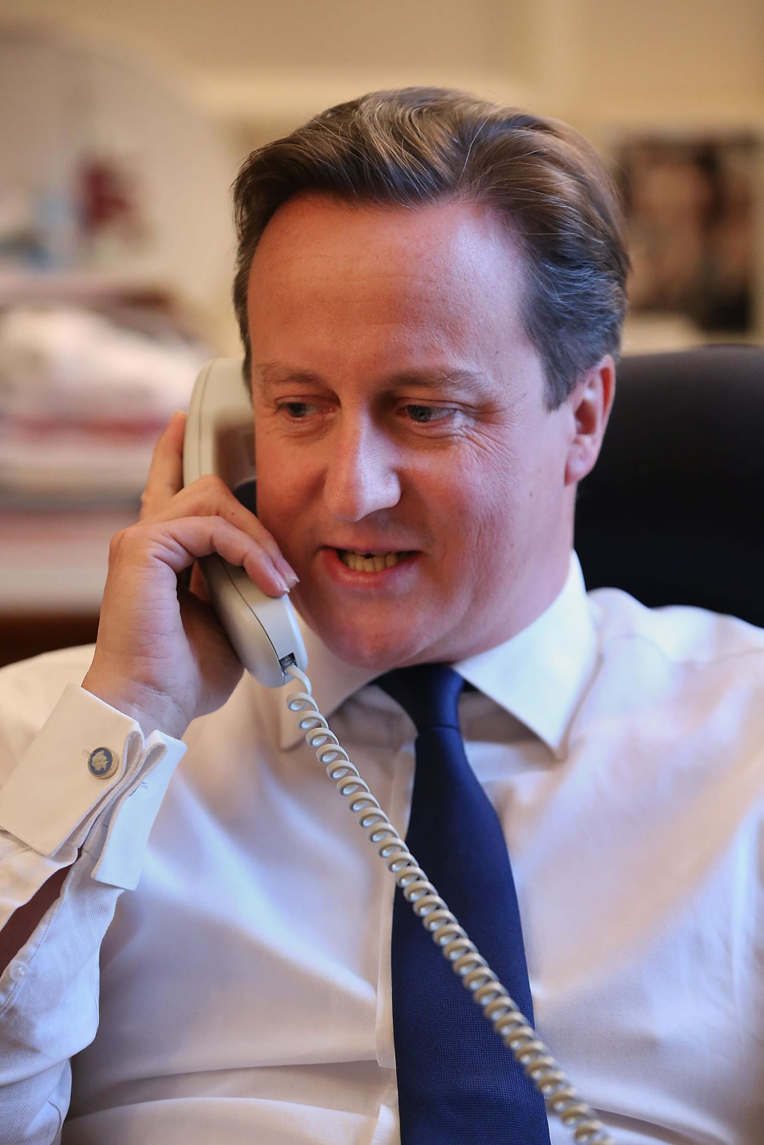 Security alert: man runs at British PM, David Cameron 