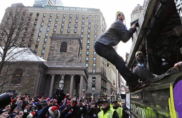 Did Gronk overdo parade antics? He doesn't think so