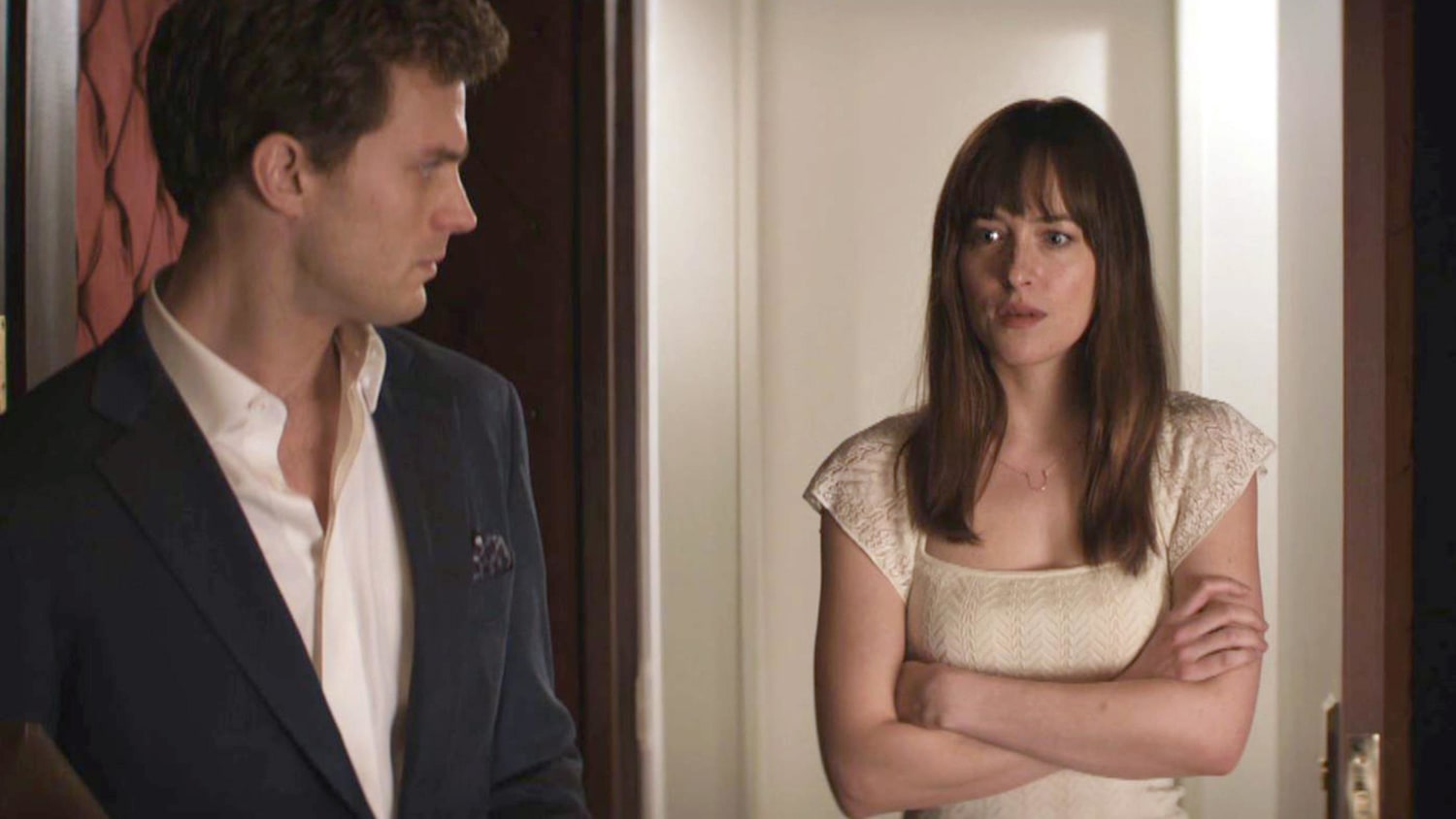 s exclusive clips from the upcoming "Fifty Shades of Grey"...