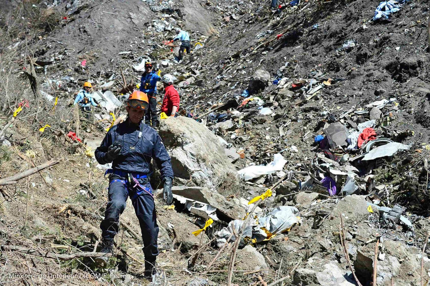 Mountain crash. Авиакатастрофа Germanwings Airbus a320.