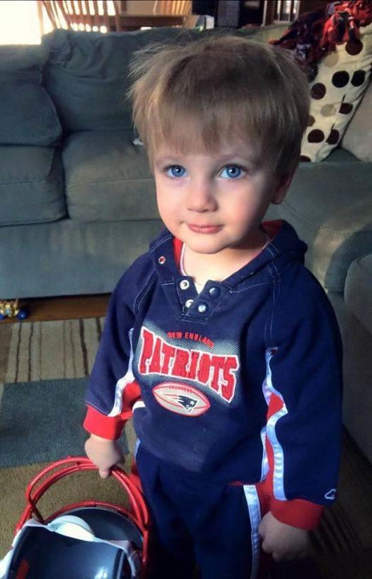 Seahawks or Patriots? Adorable tykes sport their team colors for