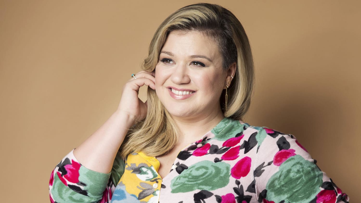 Kelly Clarkson On Body Shaming Hubbub Are You Serious