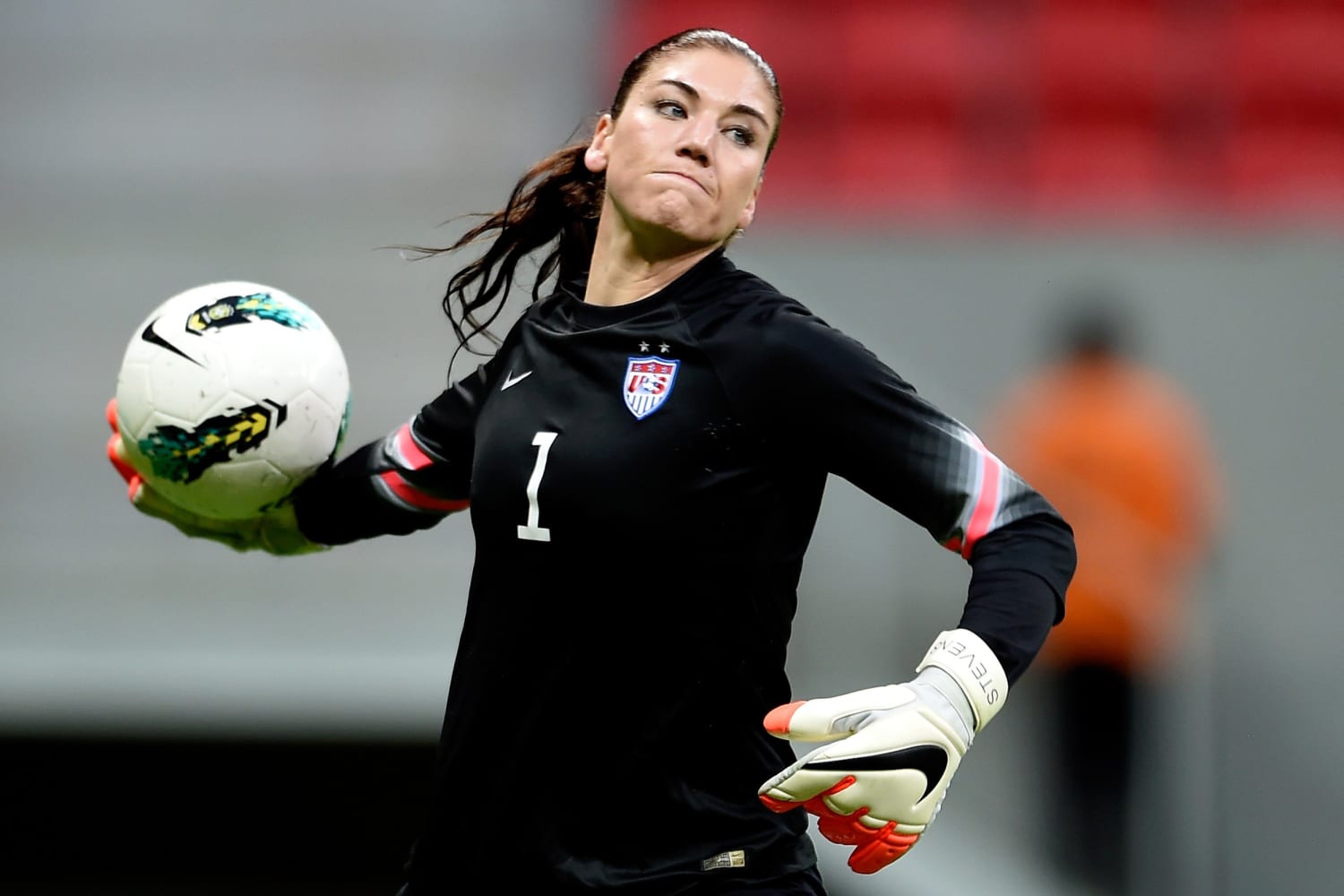 U S Soccer Suspends Hope Solo For 30 Days