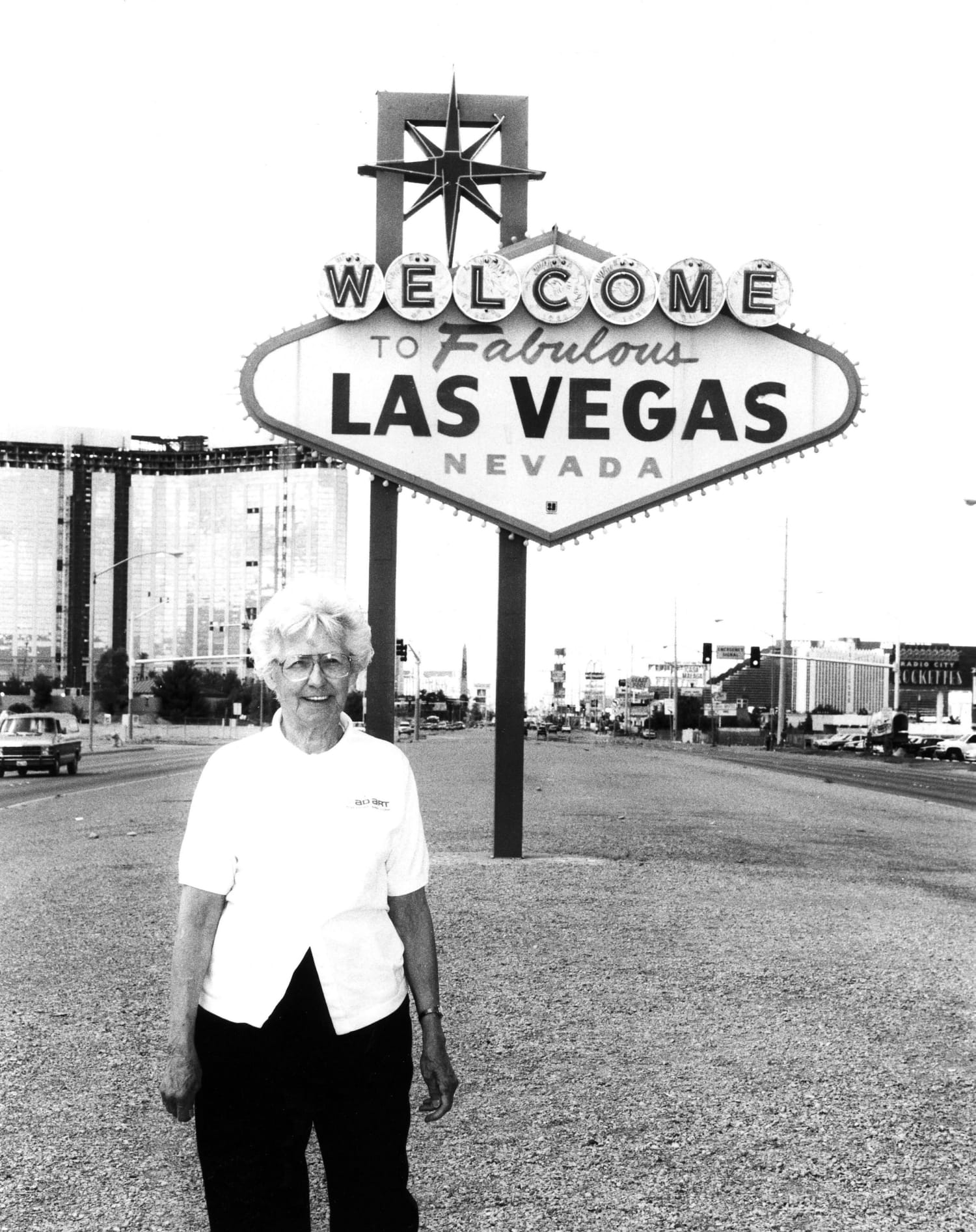 Welcome to Fabulous Las Vegas sign - Location & directions