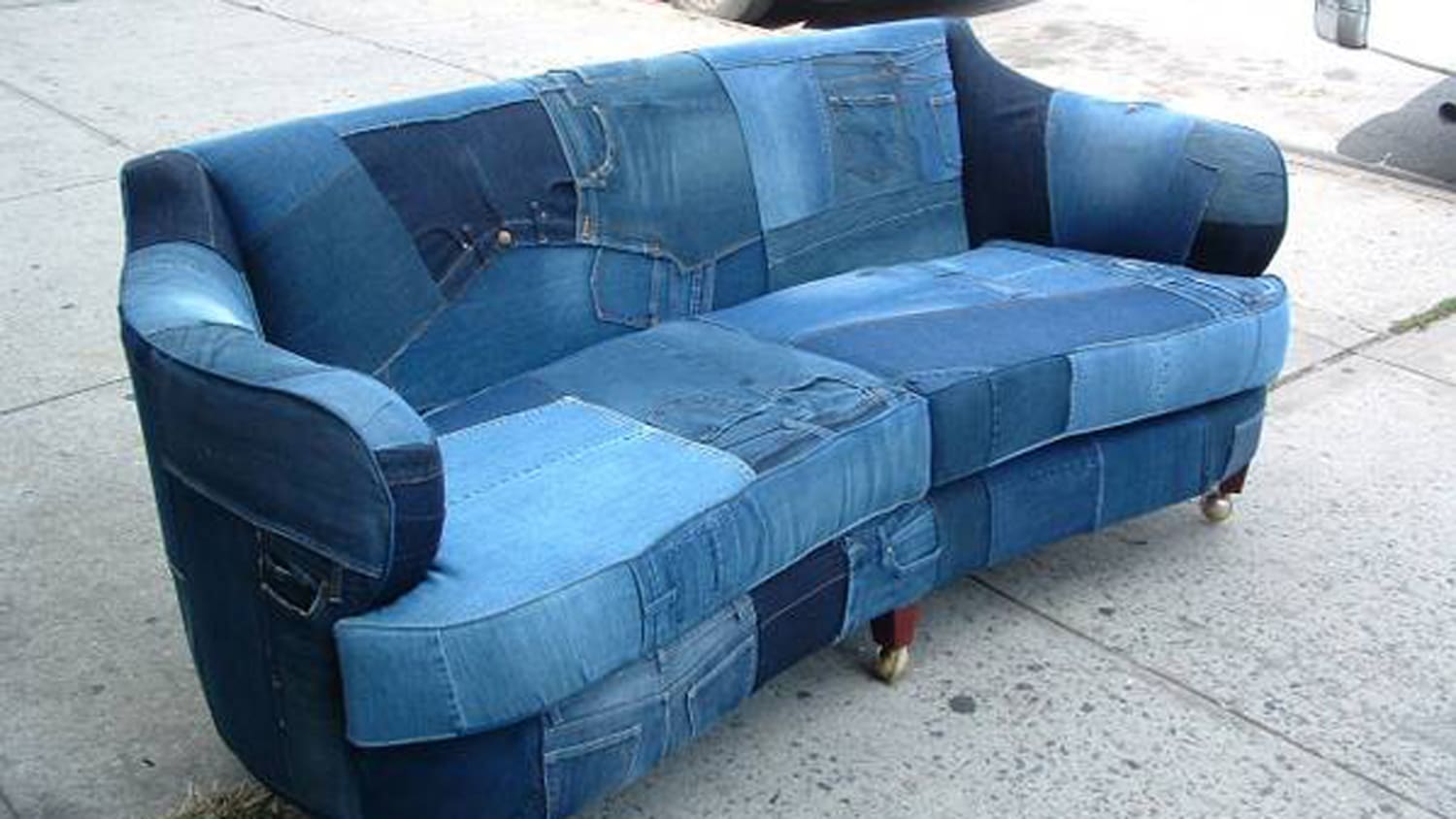 накидка на диван из старых джинсов