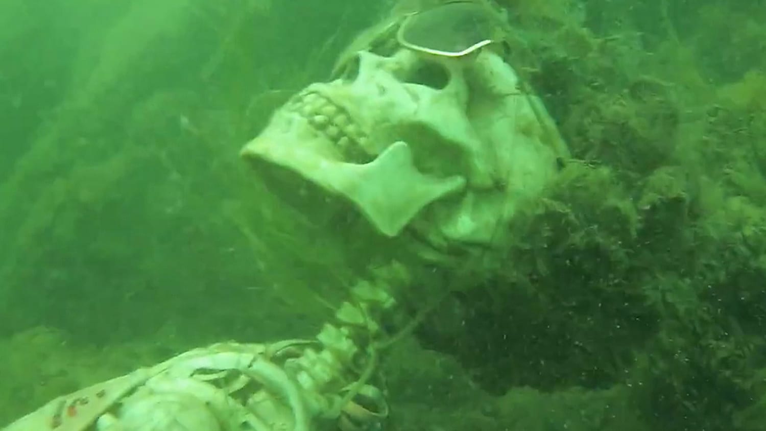 titanic underwater skeletons