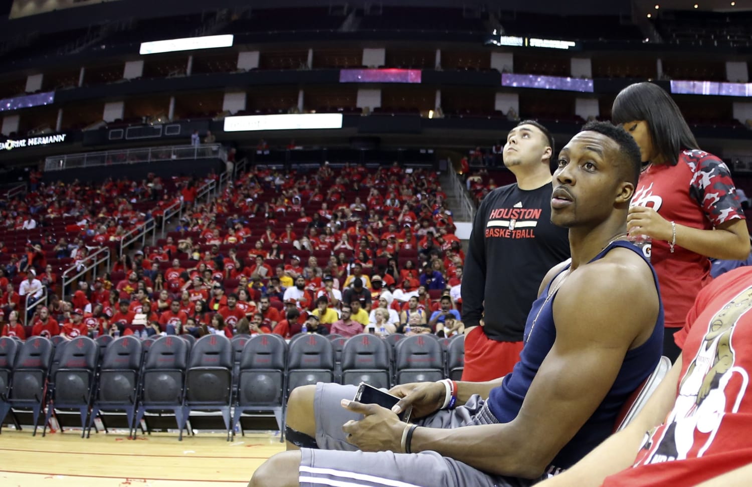 Flooding Strands Dwight Howard Houston Rockets Fans In Arena Overnight